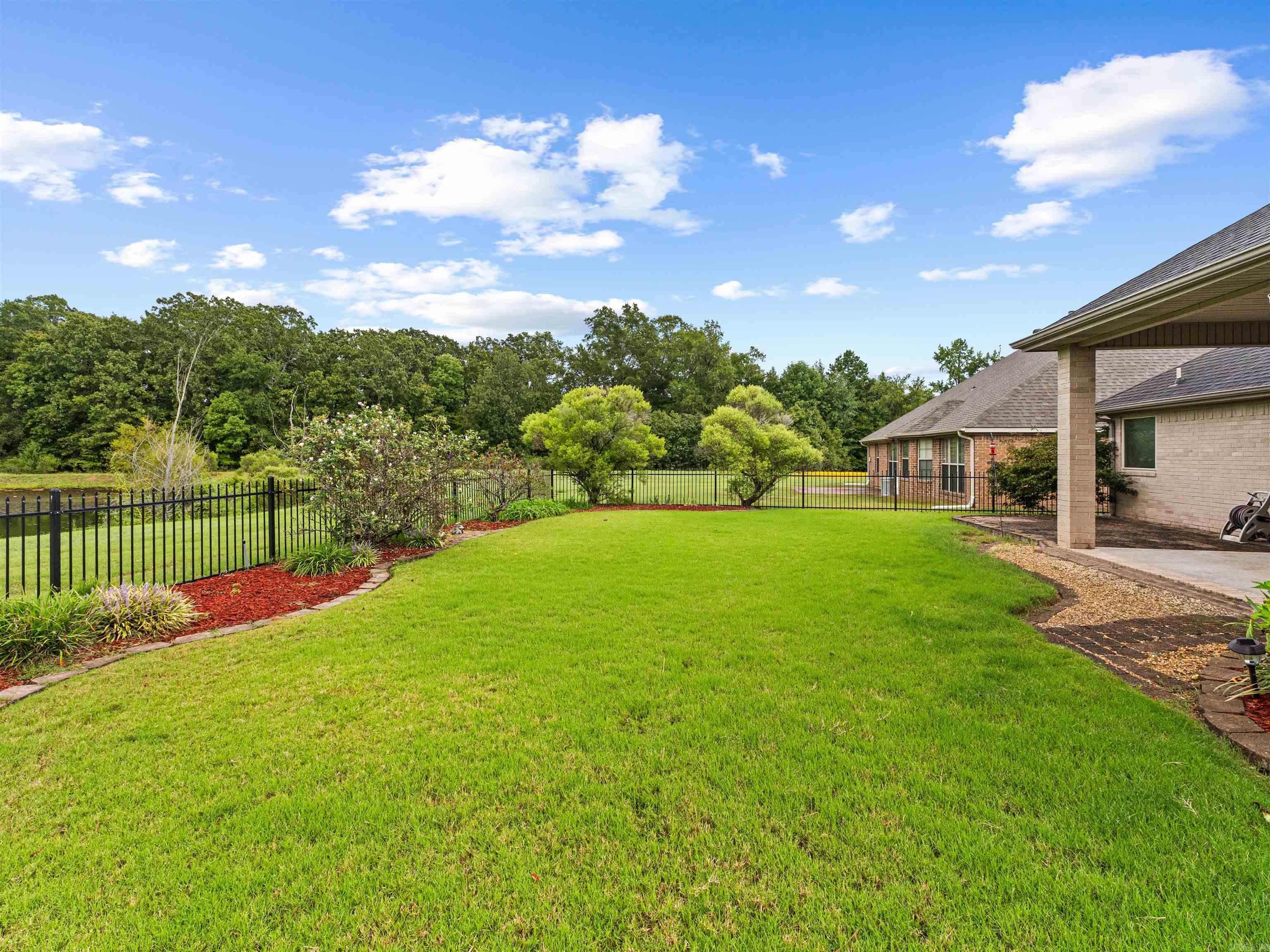 COUNTRY CLUB OF ARK THE - Residential