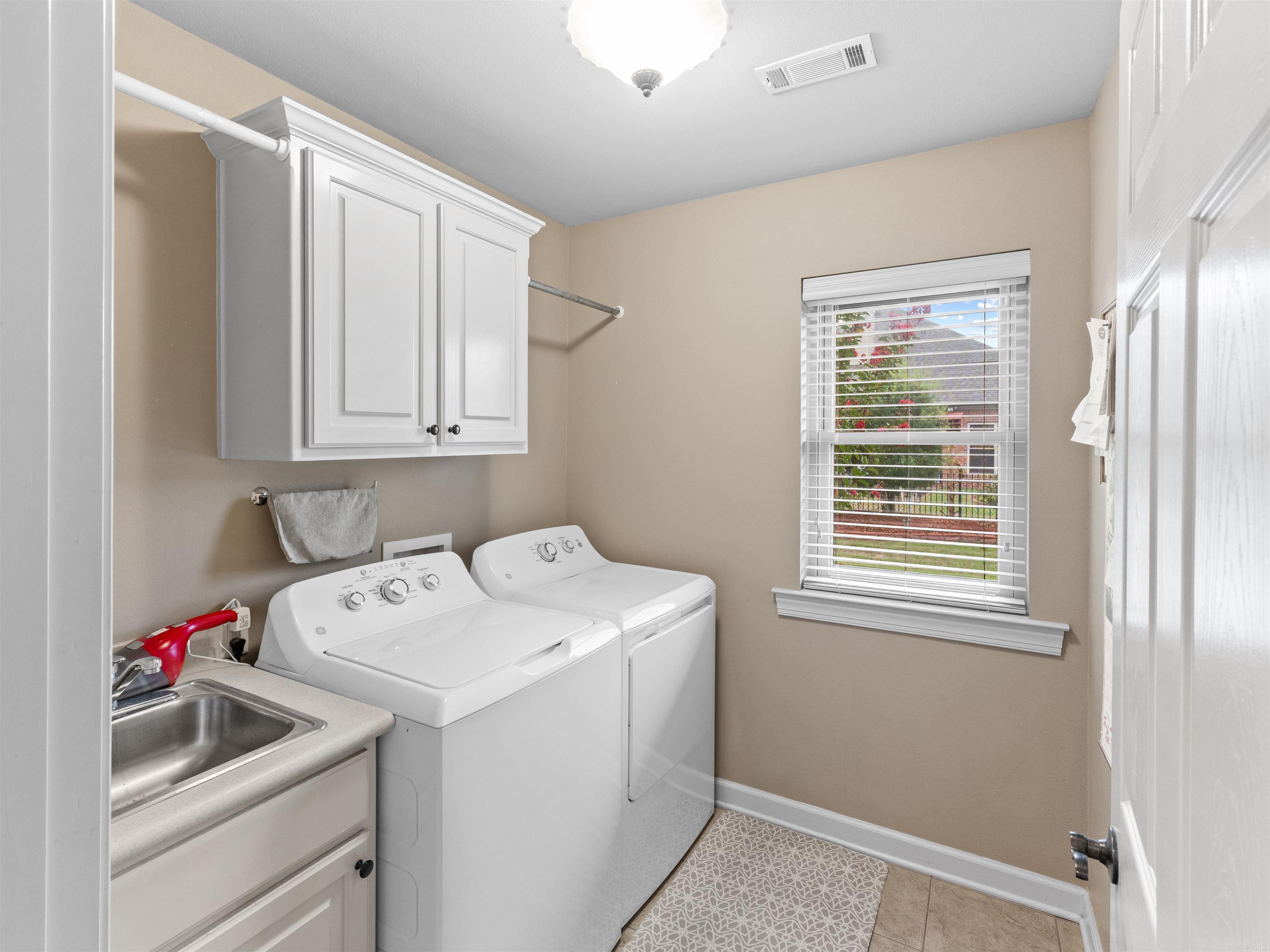 COUNTRY CLUB OF ARK THE - Residential