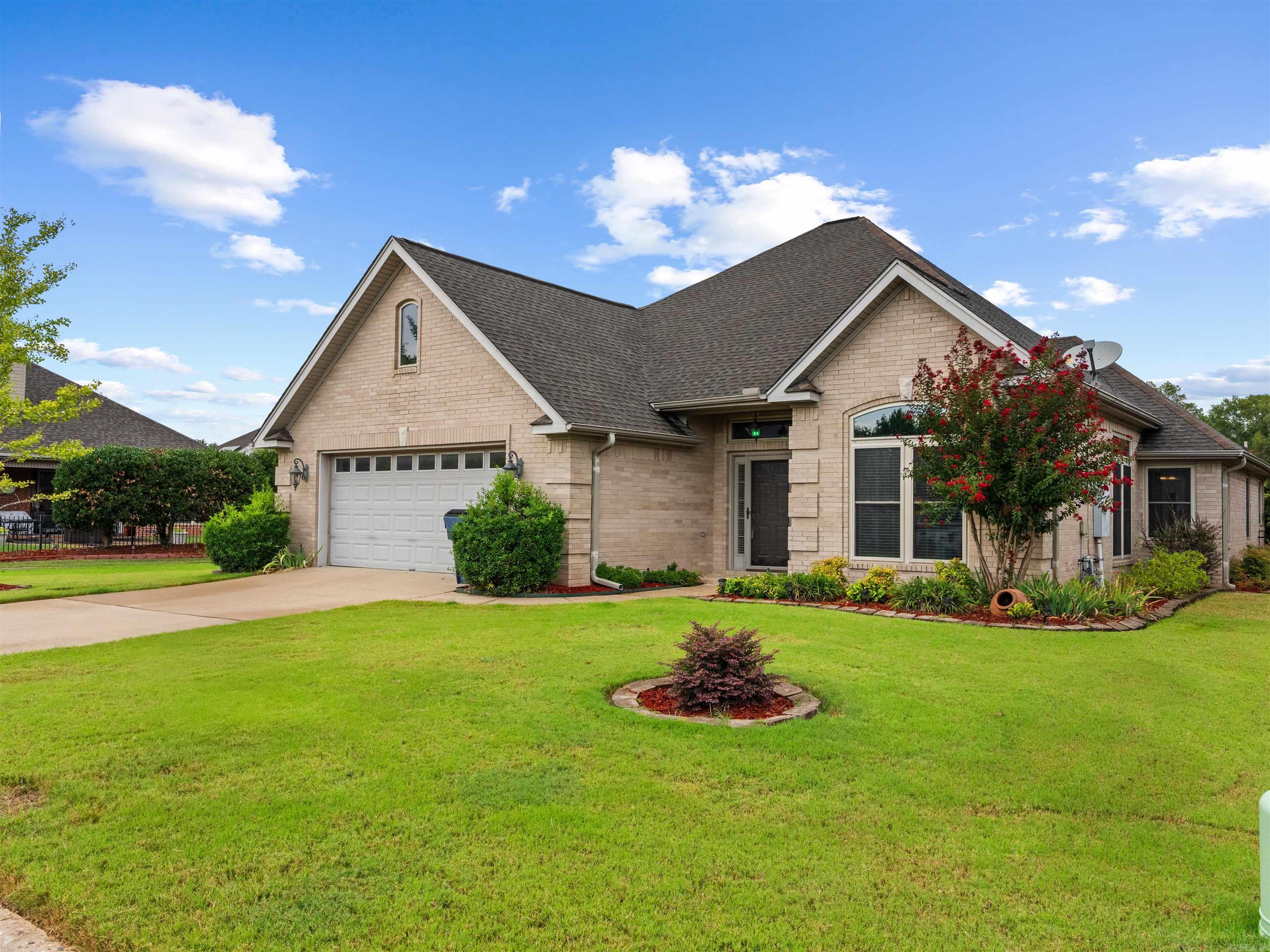 COUNTRY CLUB OF ARK THE - Residential