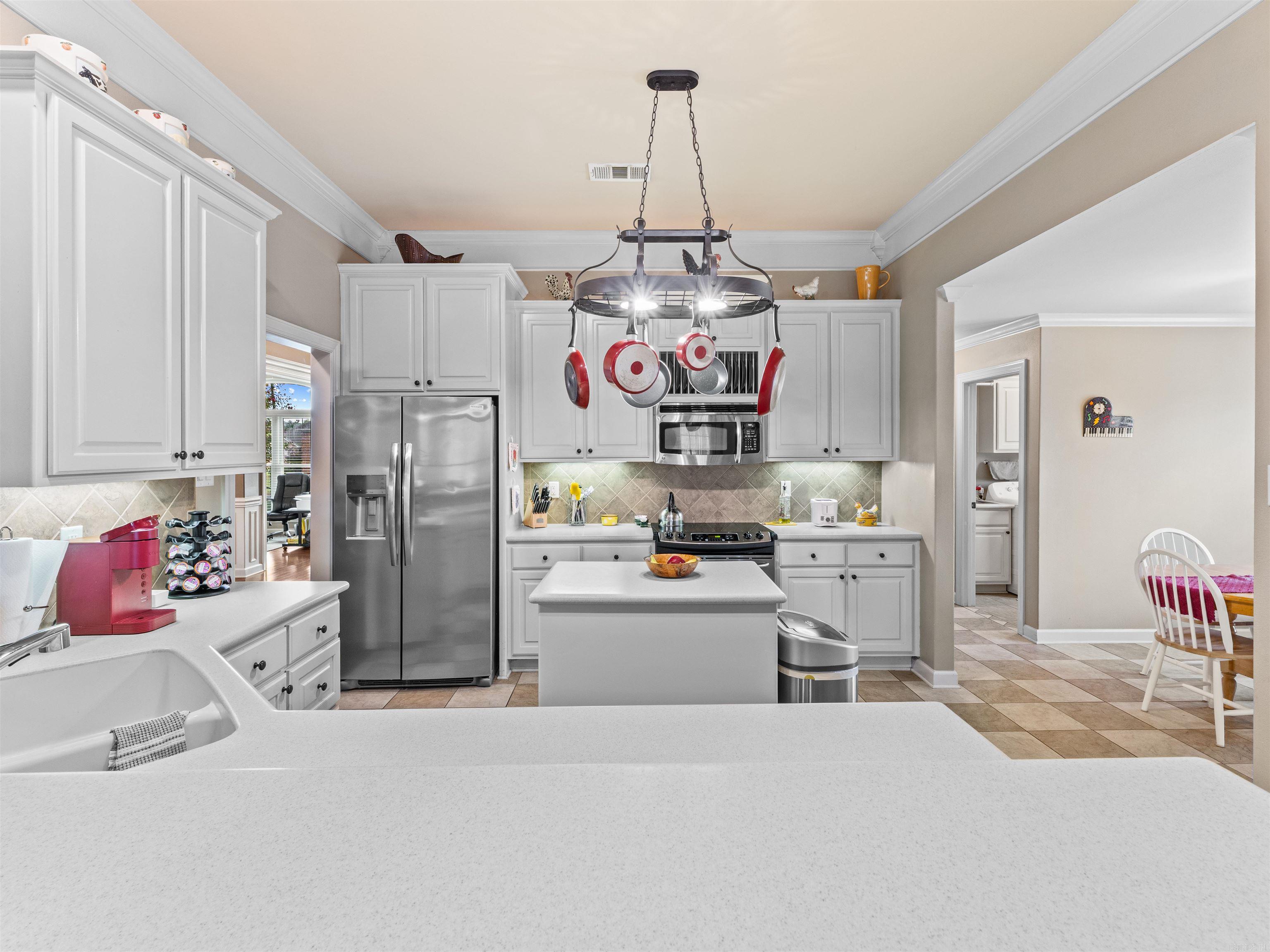 COUNTRY CLUB OF ARK THE - Residential