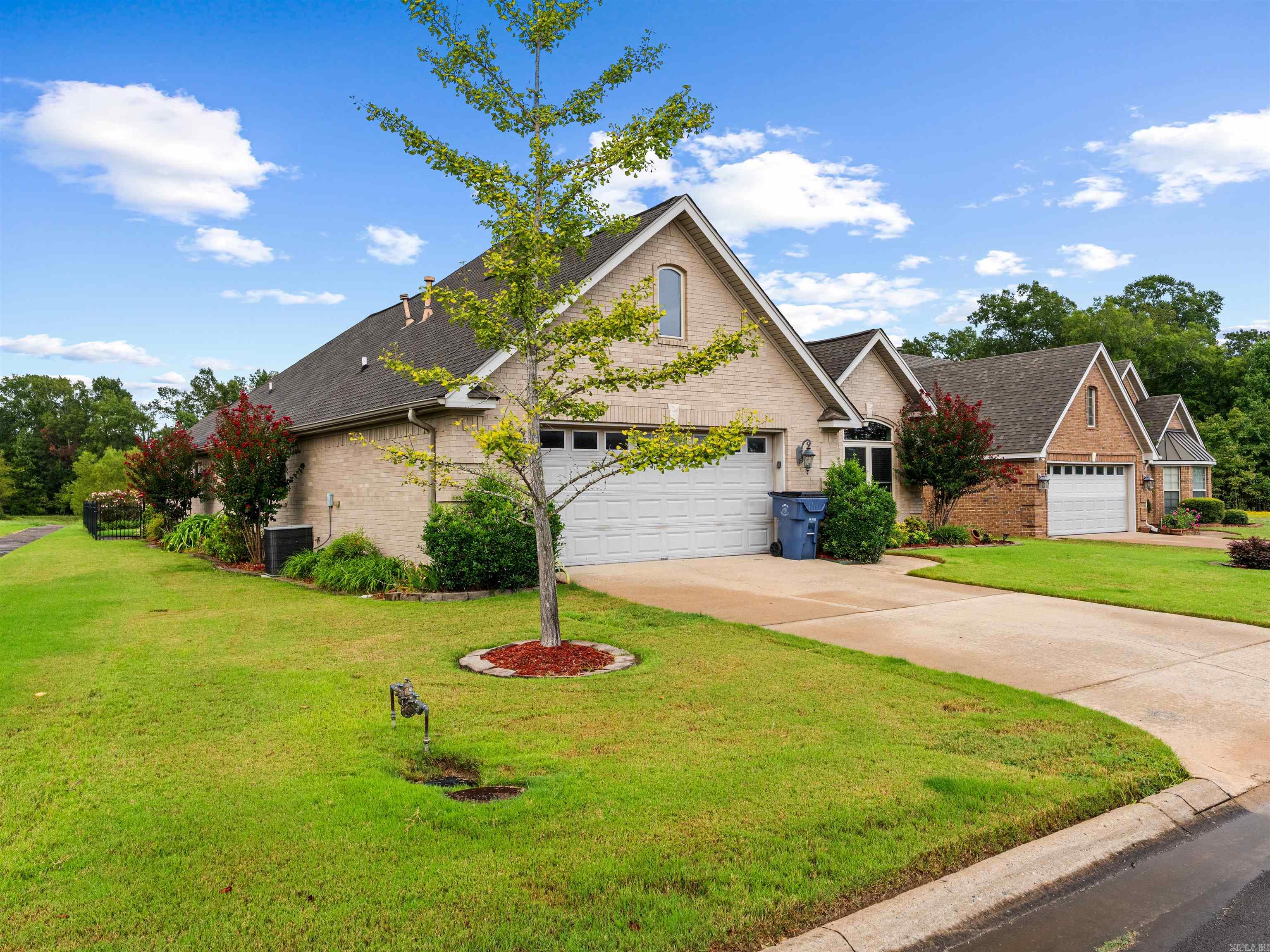 COUNTRY CLUB OF ARK THE - Residential