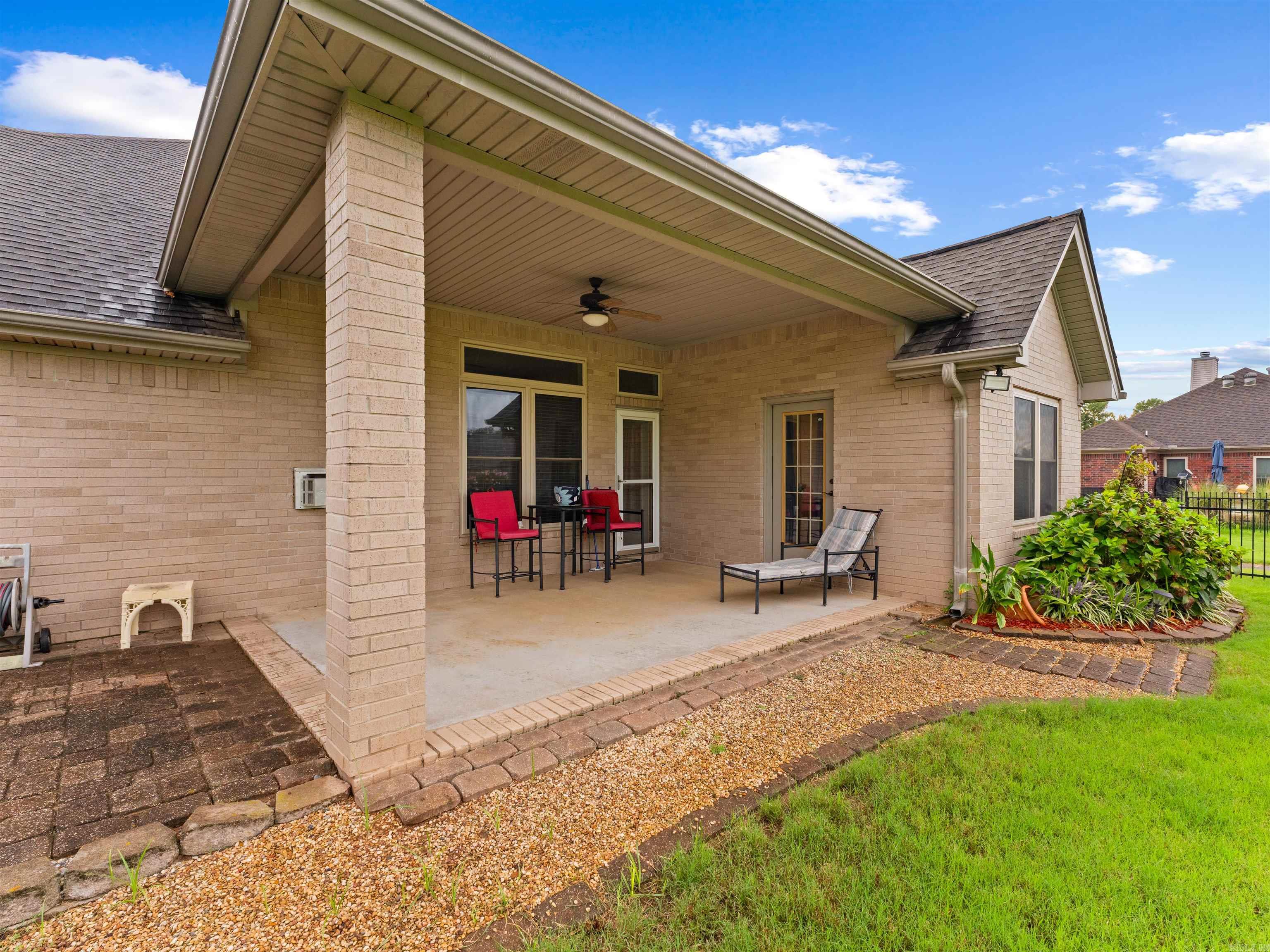 COUNTRY CLUB OF ARK THE - Residential