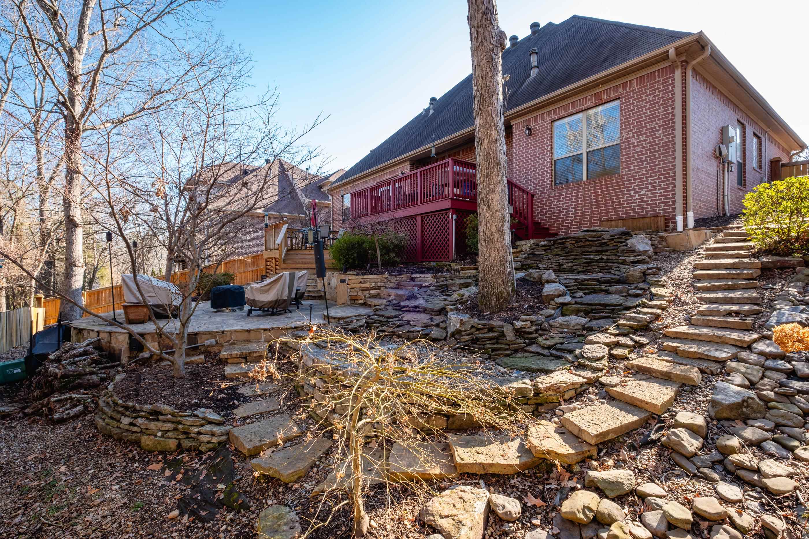 WOODLANDS EDGE - Residential