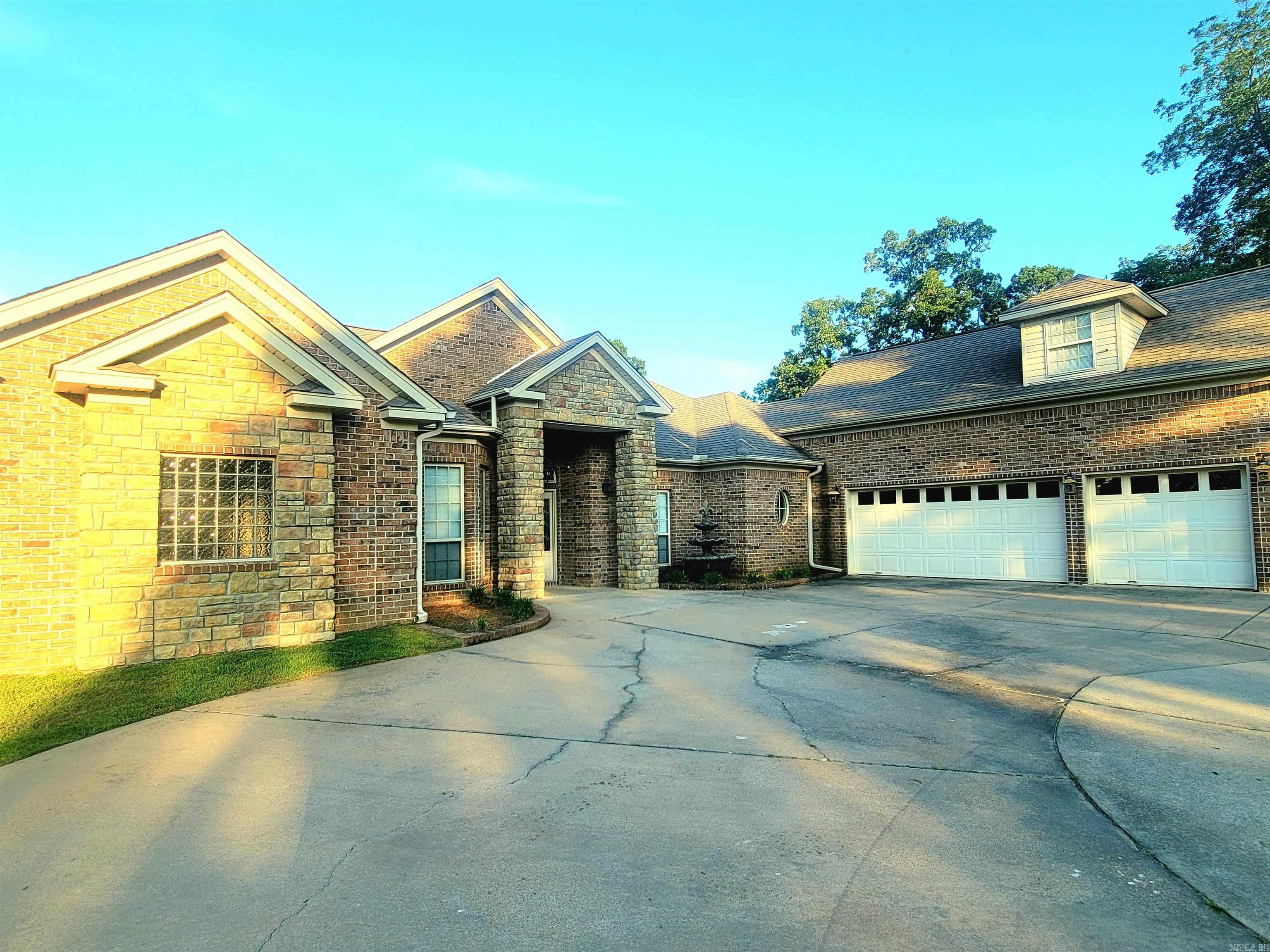 U WANT TO BE THE 1ST TO SEE!!! This fabulous 4-5 bedroom, 3 full-bath home, with the 5th bedroom located upstairs that is a large suite with a full bathroom. Also, this room can be used as an in-laws quarters, even a large FABULOUS theater room OR maybe a MAN CAVE/SHE ROOM. Home has a 3 car garage and an outdoor HOT TUB that sits on a beautiful golf course in the quiet community of Silver Springs, and it is awaiting a buyer who loves space, with lots of amazing amenities. AGENTS bring your offer and LET'S MAKE A DEAL!!!!!!! Concessions upon closing: $2,500.00 flooring allowance $2,500.00 paint allowance $1,000.00 for appliances ........IS THERE A NEED TO SAY MORE??? Property Qualifies for USDA see TO SHOW for showing instructions