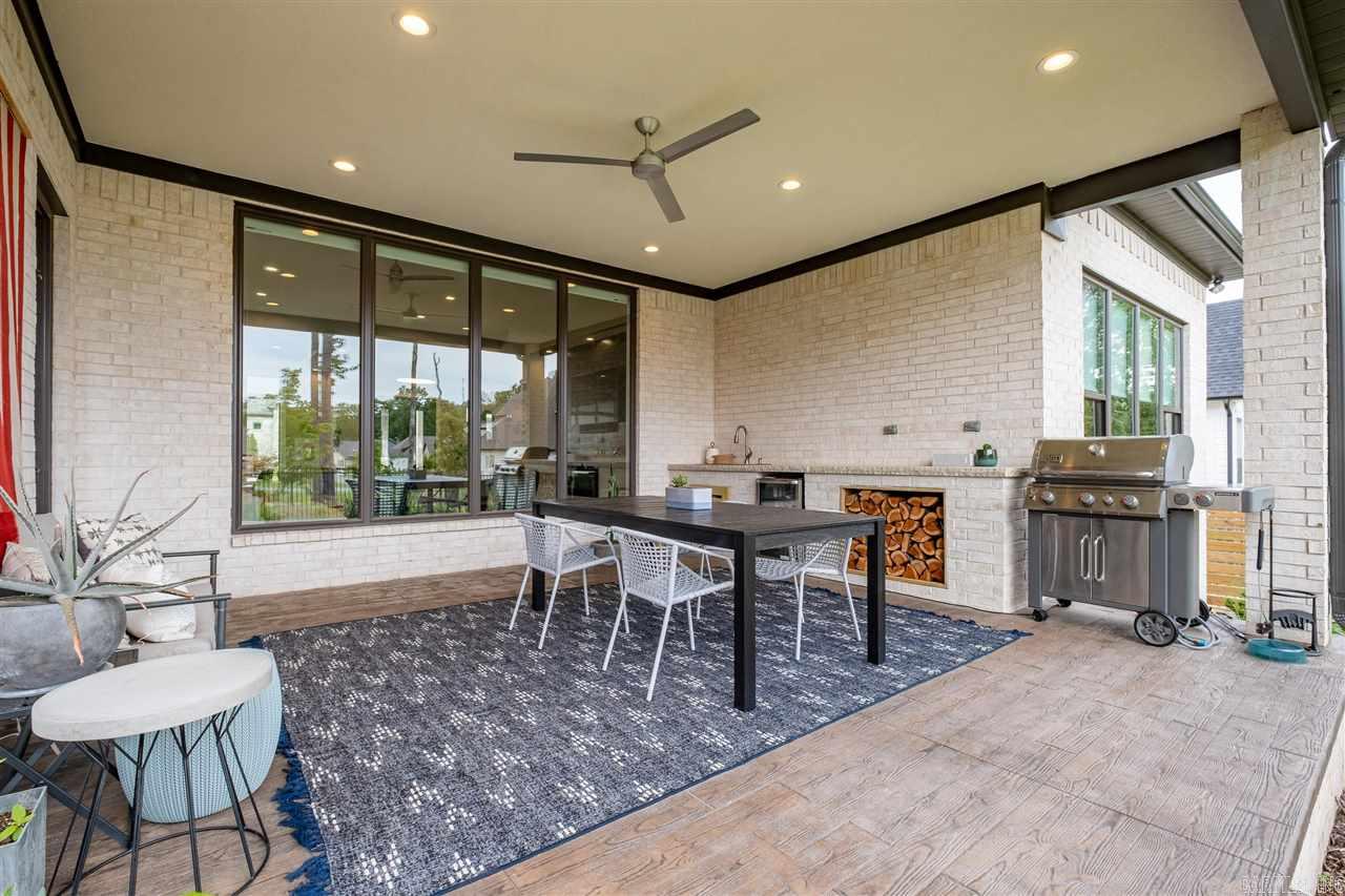 CHENAL VALLEY "ENSBURY PLACE" - Residential
