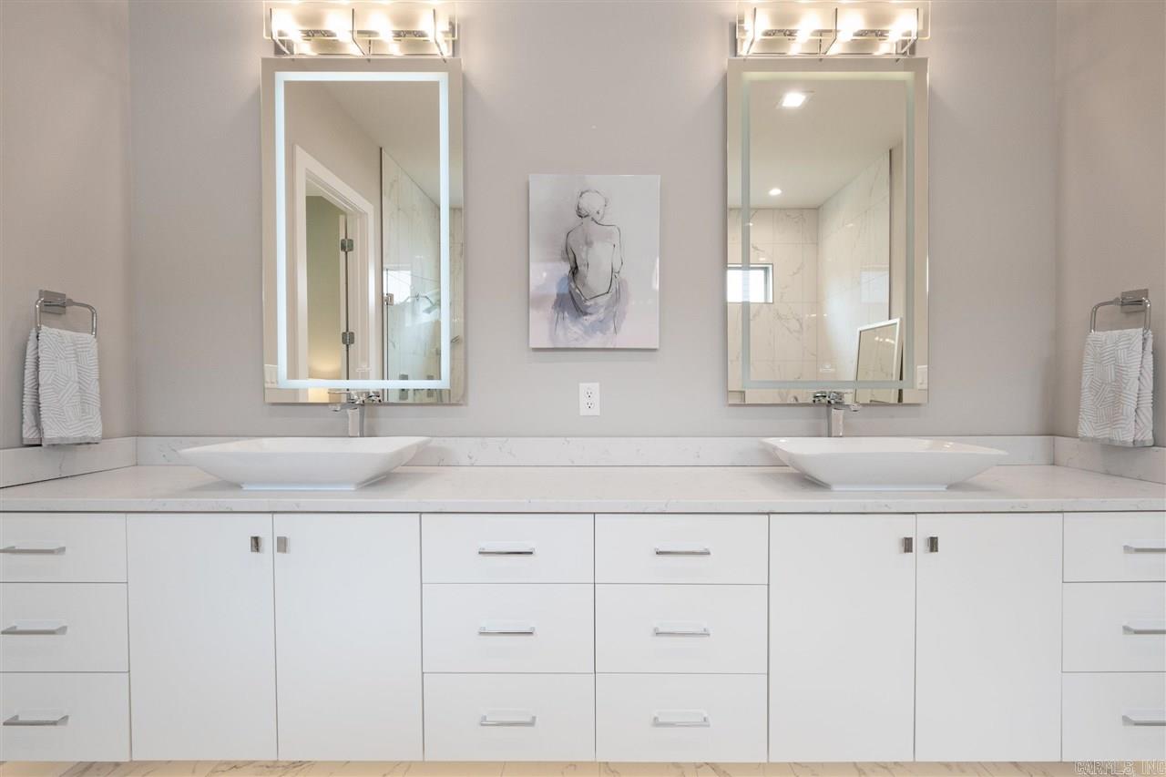 CHENAL VALLEY "ENSBURY PLACE" - Residential
