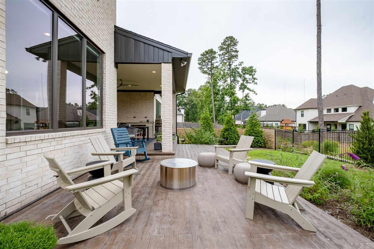 CHENAL VALLEY "ENSBURY PLACE" - Residential