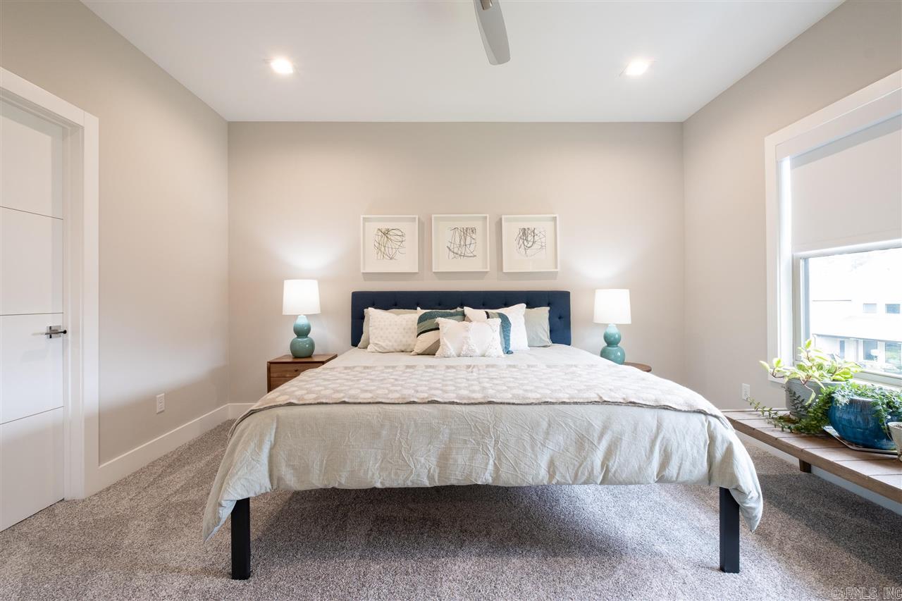 CHENAL VALLEY "ENSBURY PLACE" - Residential