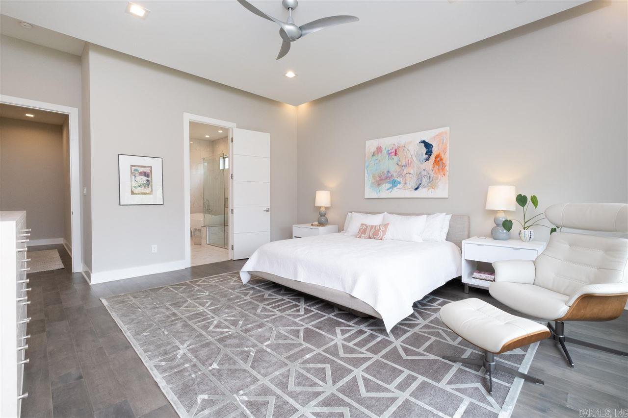 CHENAL VALLEY "ENSBURY PLACE" - Residential