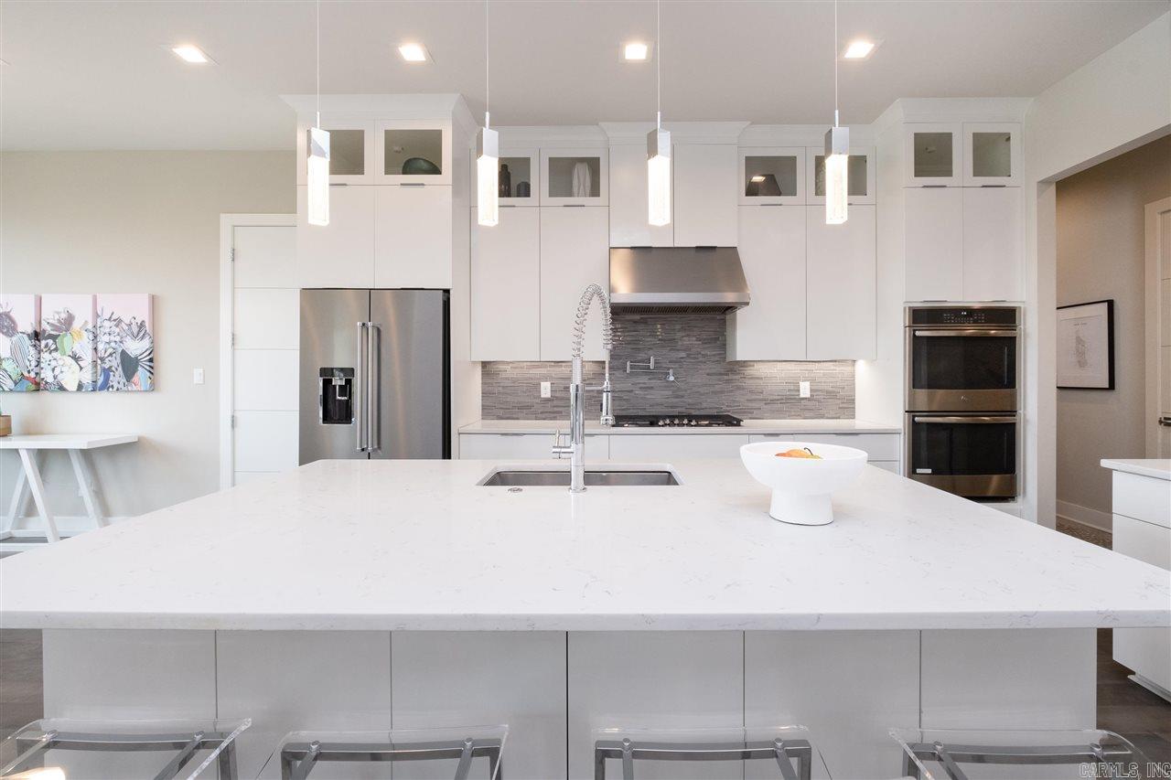 CHENAL VALLEY "ENSBURY PLACE" - Residential