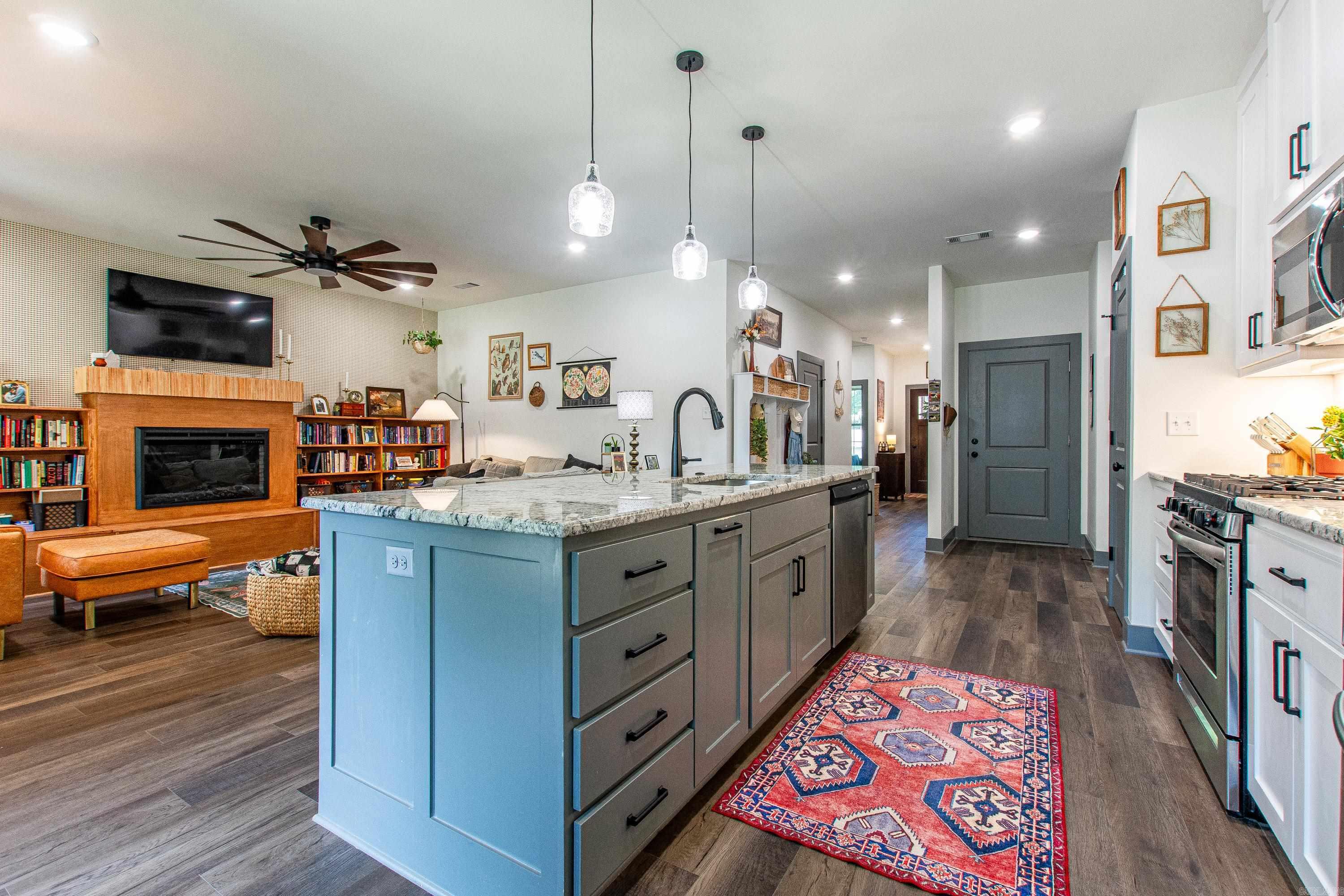 NORTHSHORE GARDENS - Residential