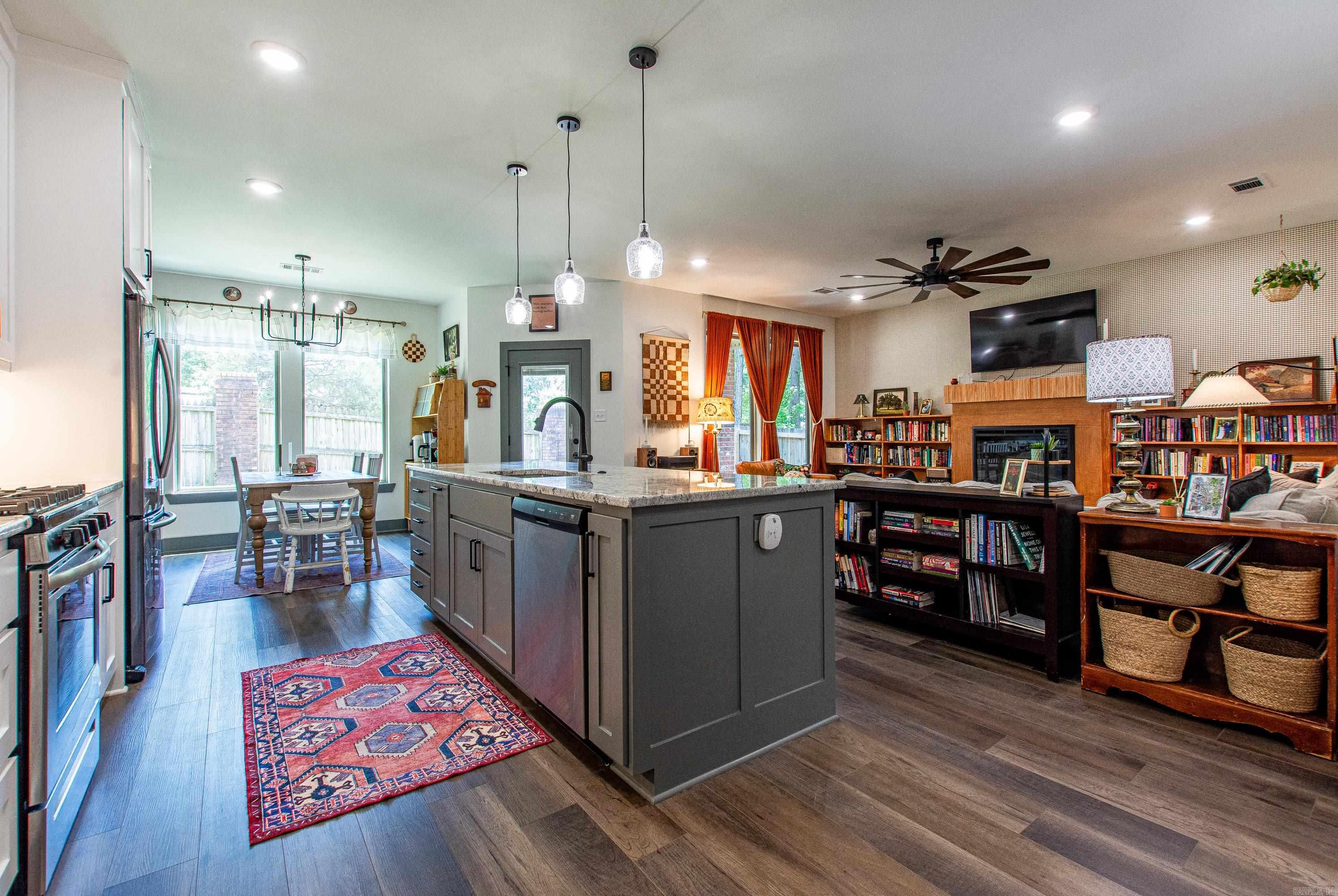 NORTHSHORE GARDENS - Residential