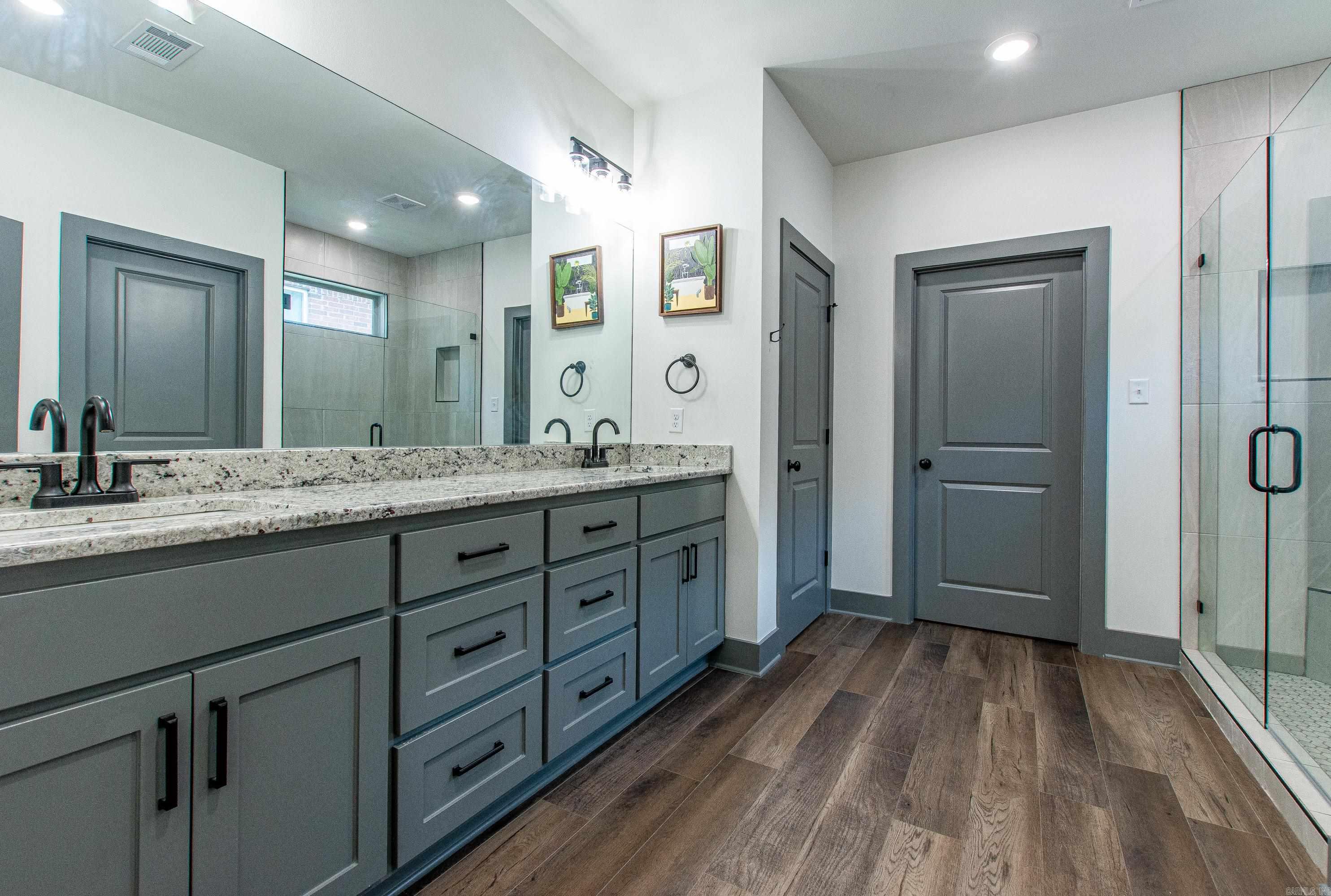 NORTHSHORE GARDENS - Residential
