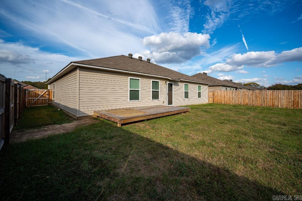 WOODLANDS EDGE - Residential