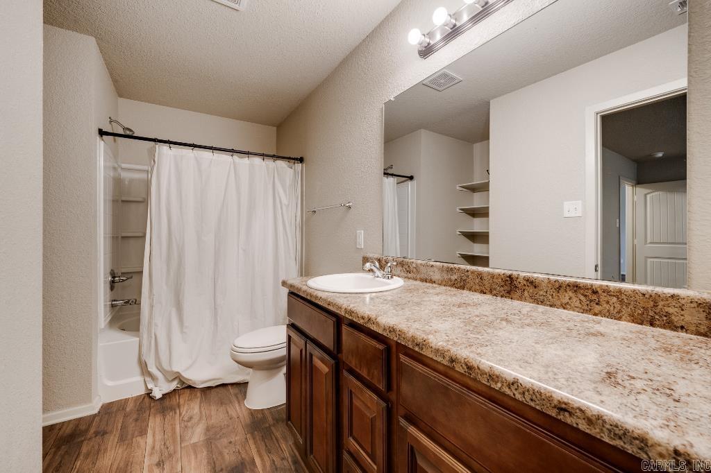 WOODLANDS EDGE - Residential