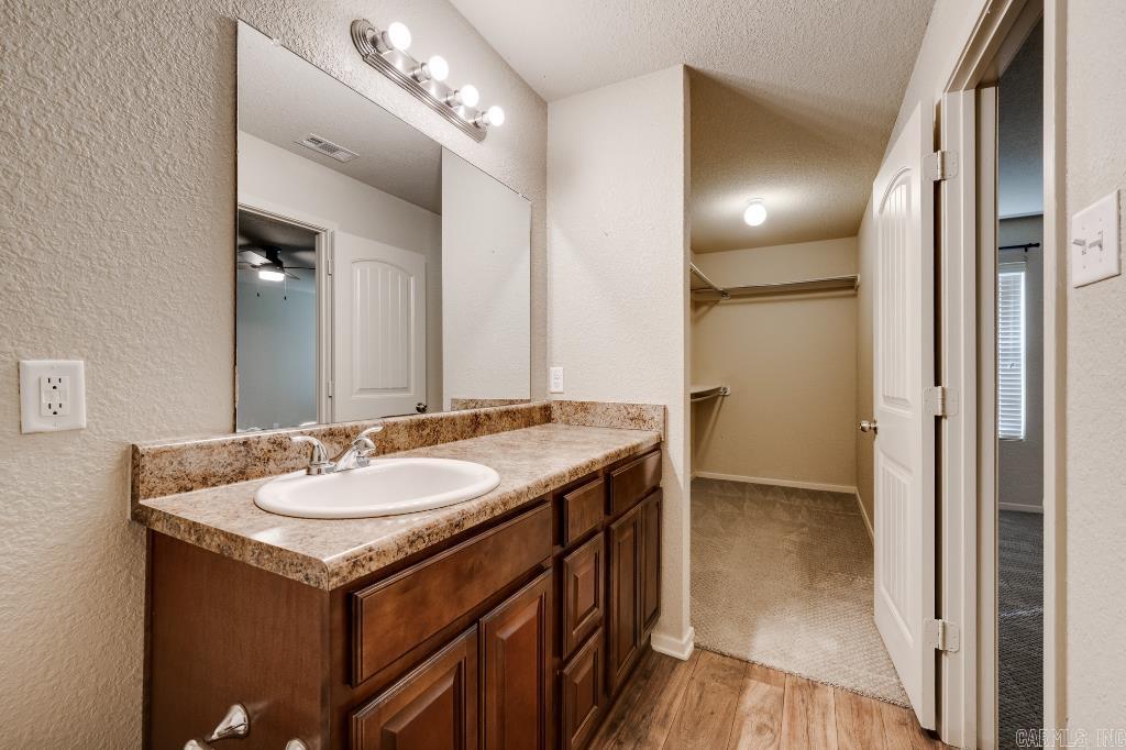 WOODLANDS EDGE - Residential