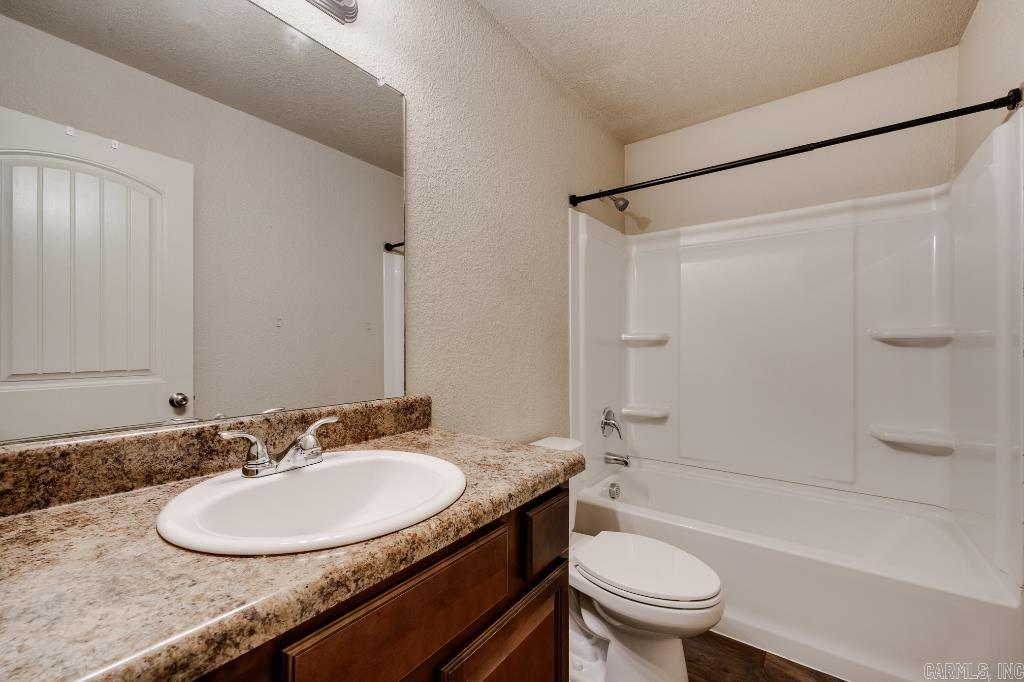 WOODLANDS EDGE - Residential