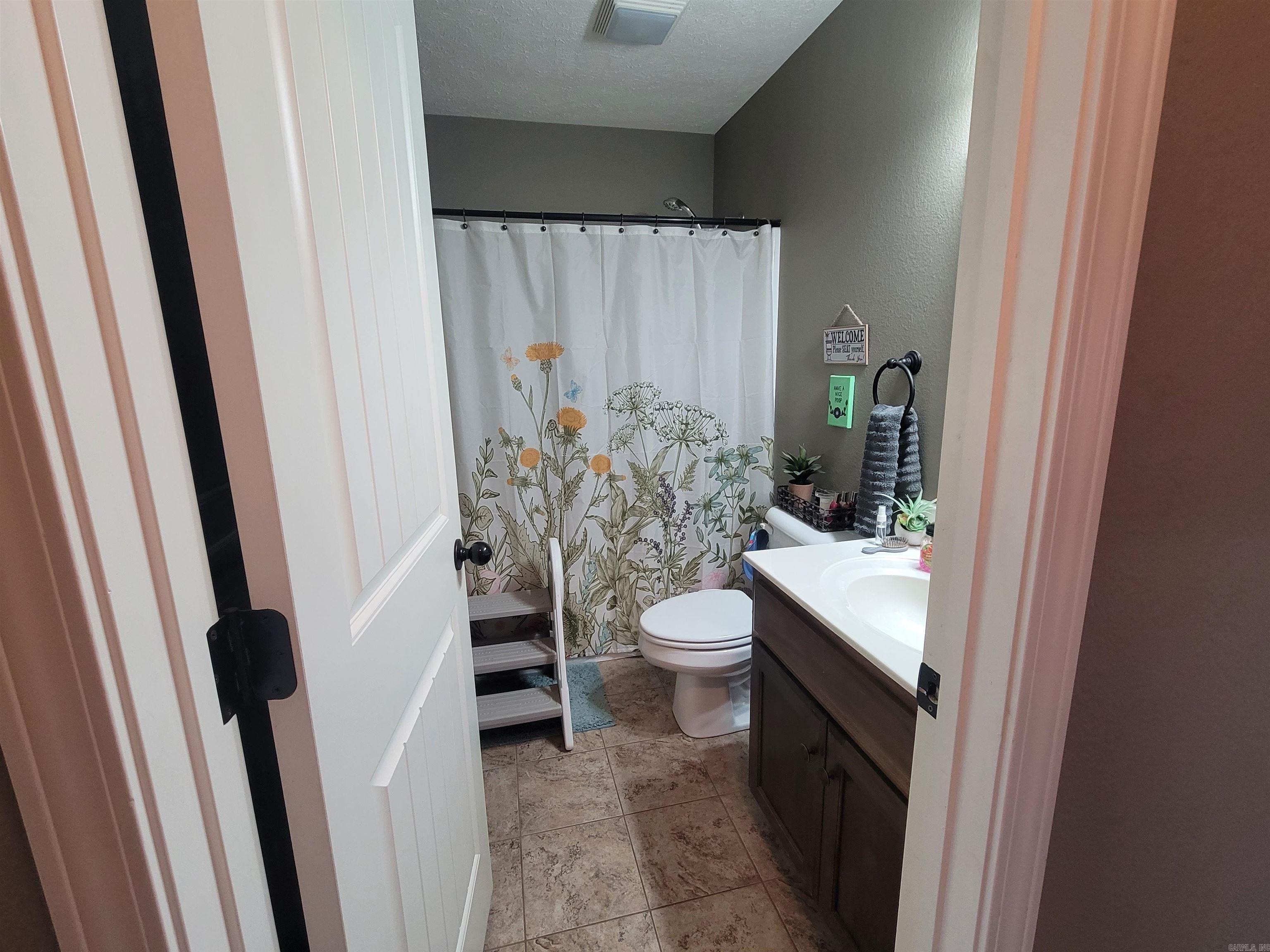 DOVE CREEK - Residential