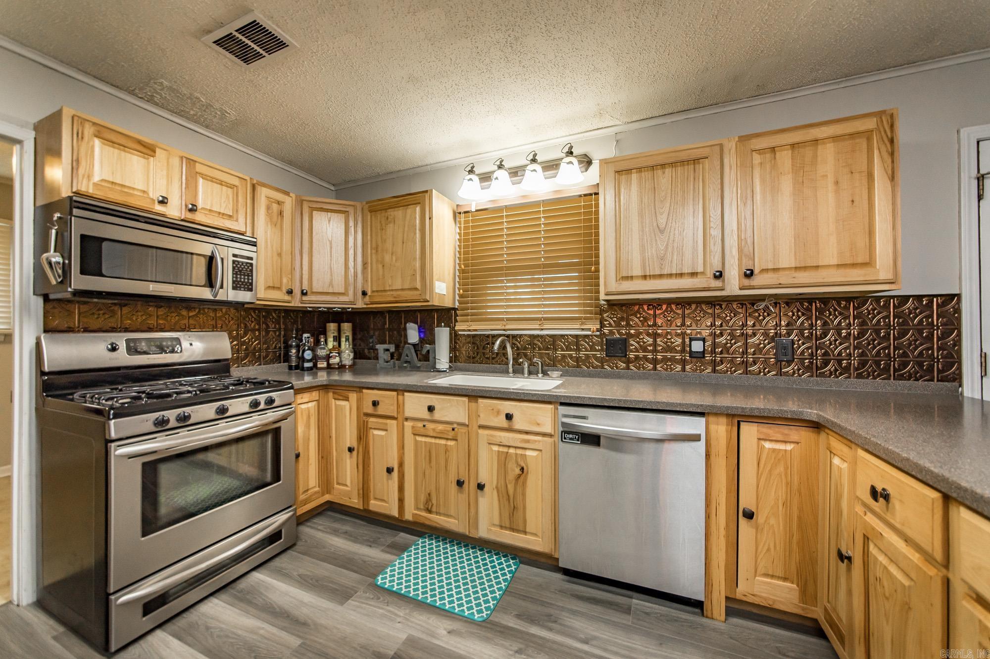 DEEREWOOD - Residential