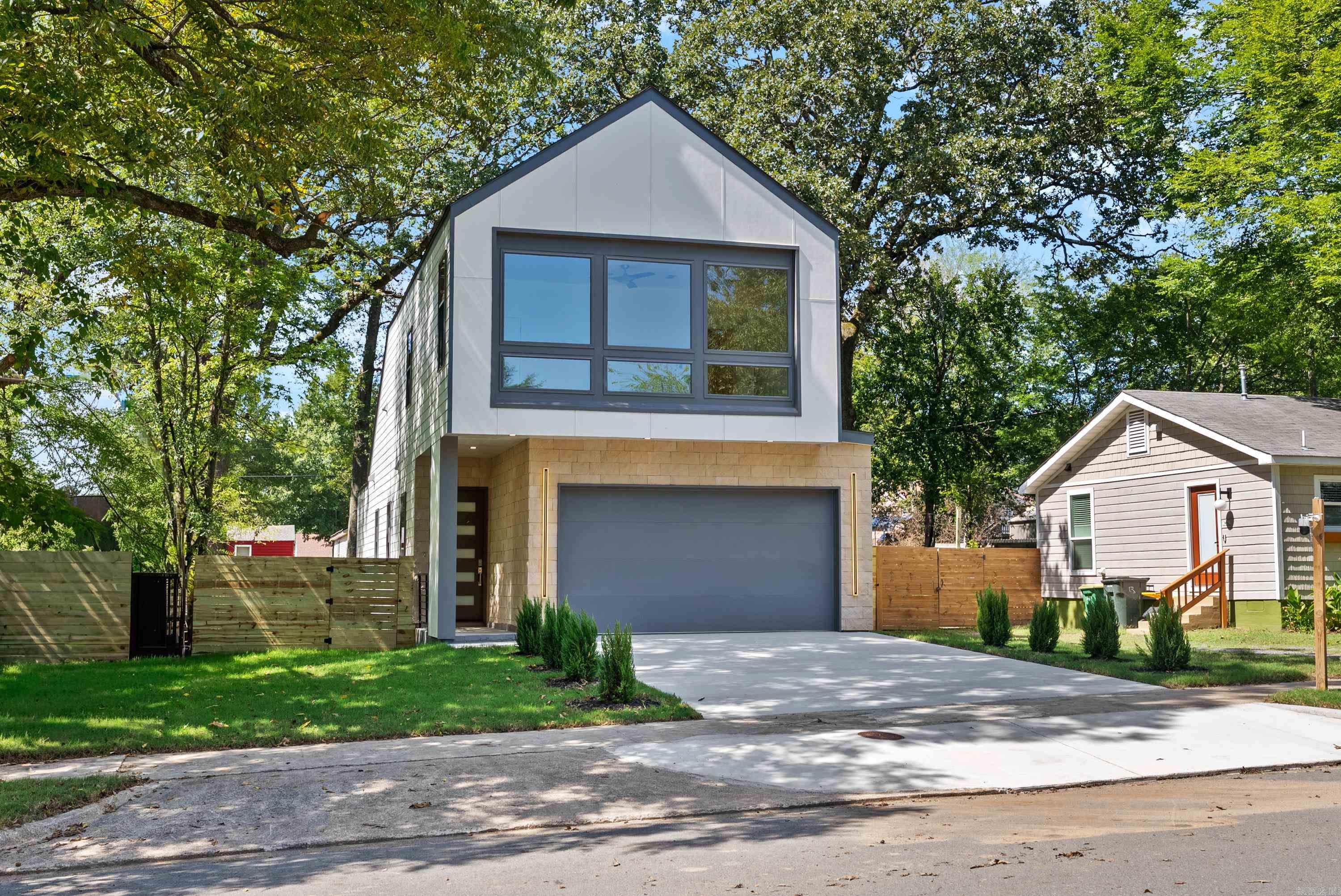 OAK GLENN - Residential