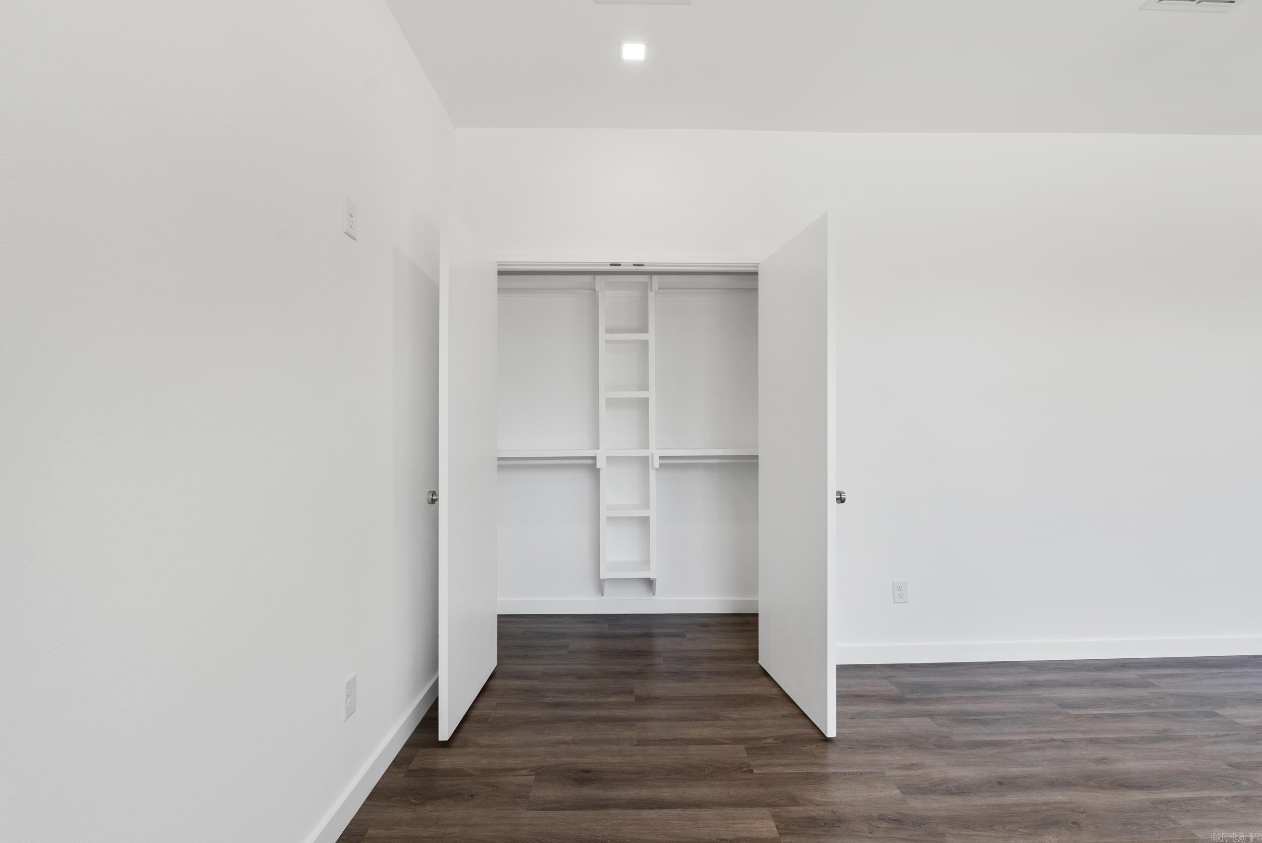 OAK GLENN - Residential