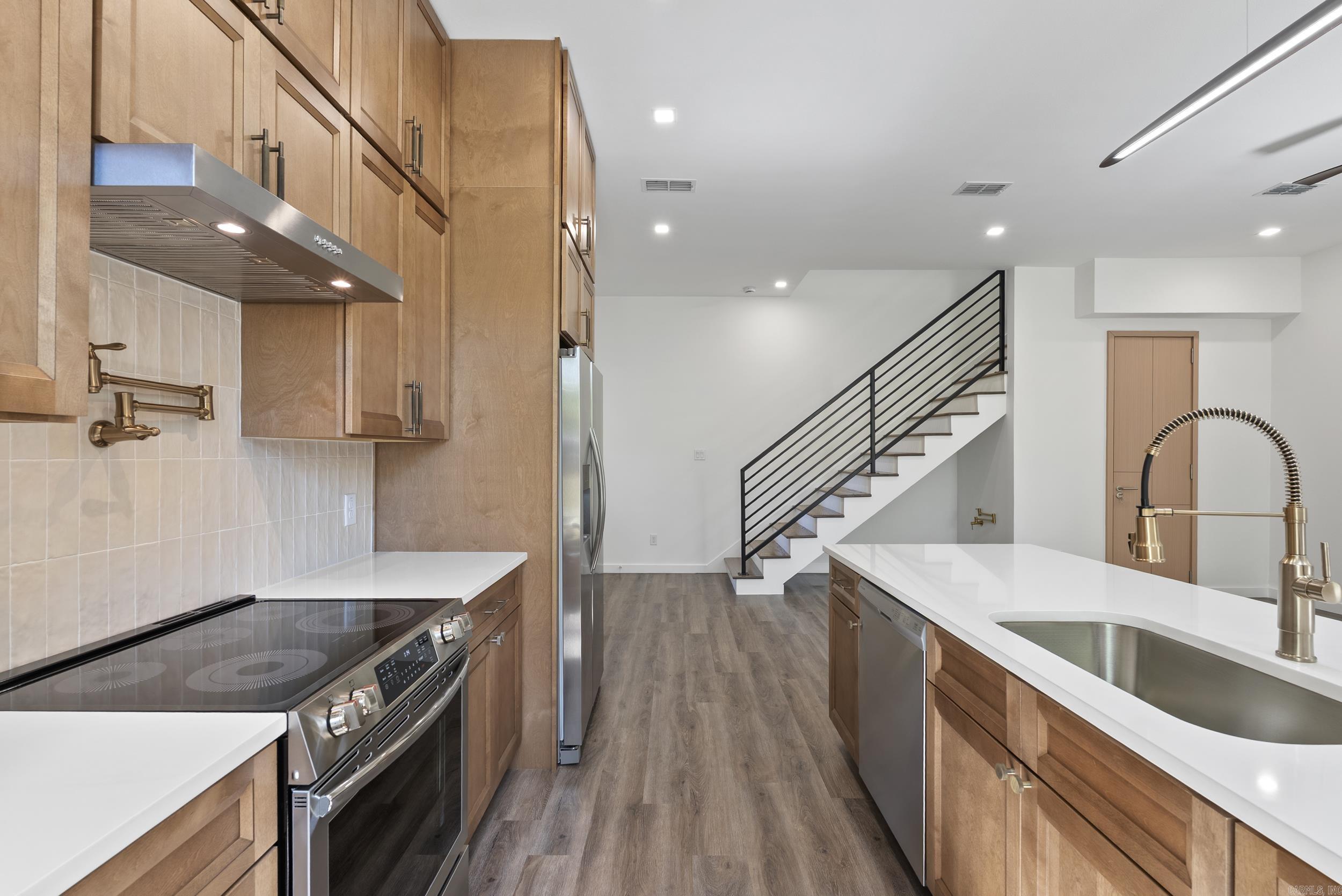 OAK GLENN - Residential