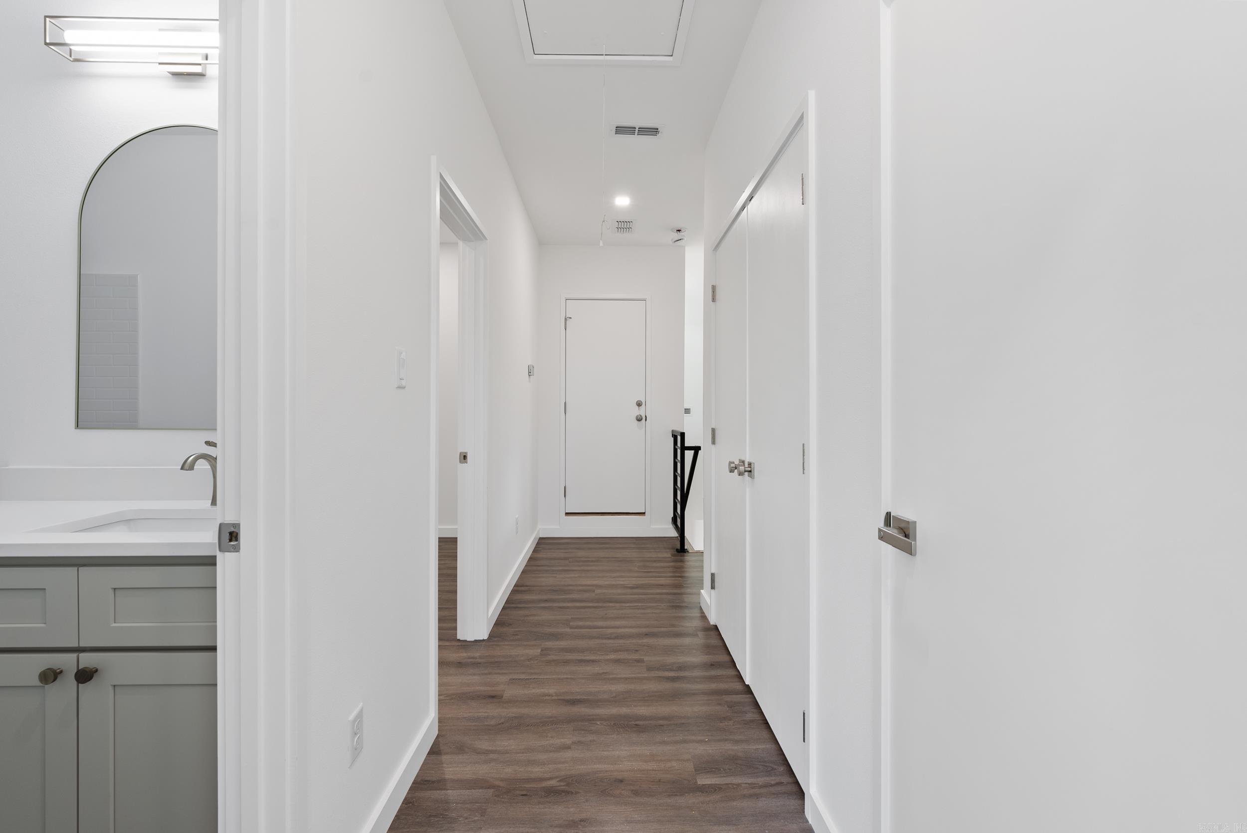 OAK GLENN - Residential