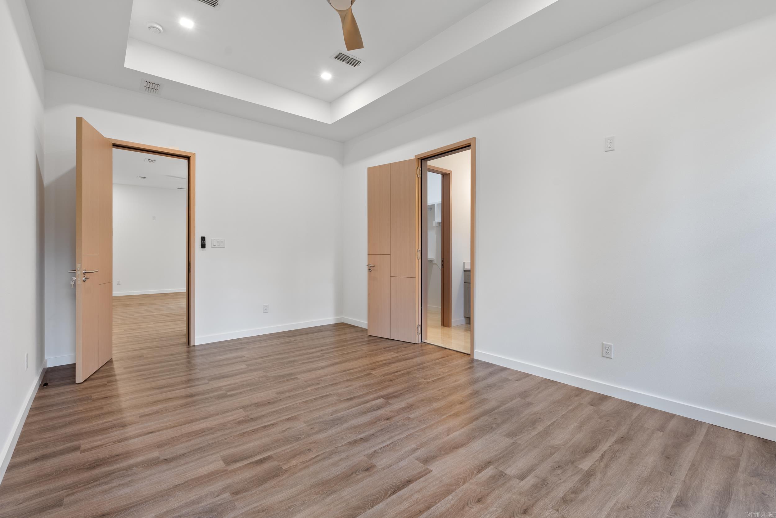 OAK GLENN - Residential