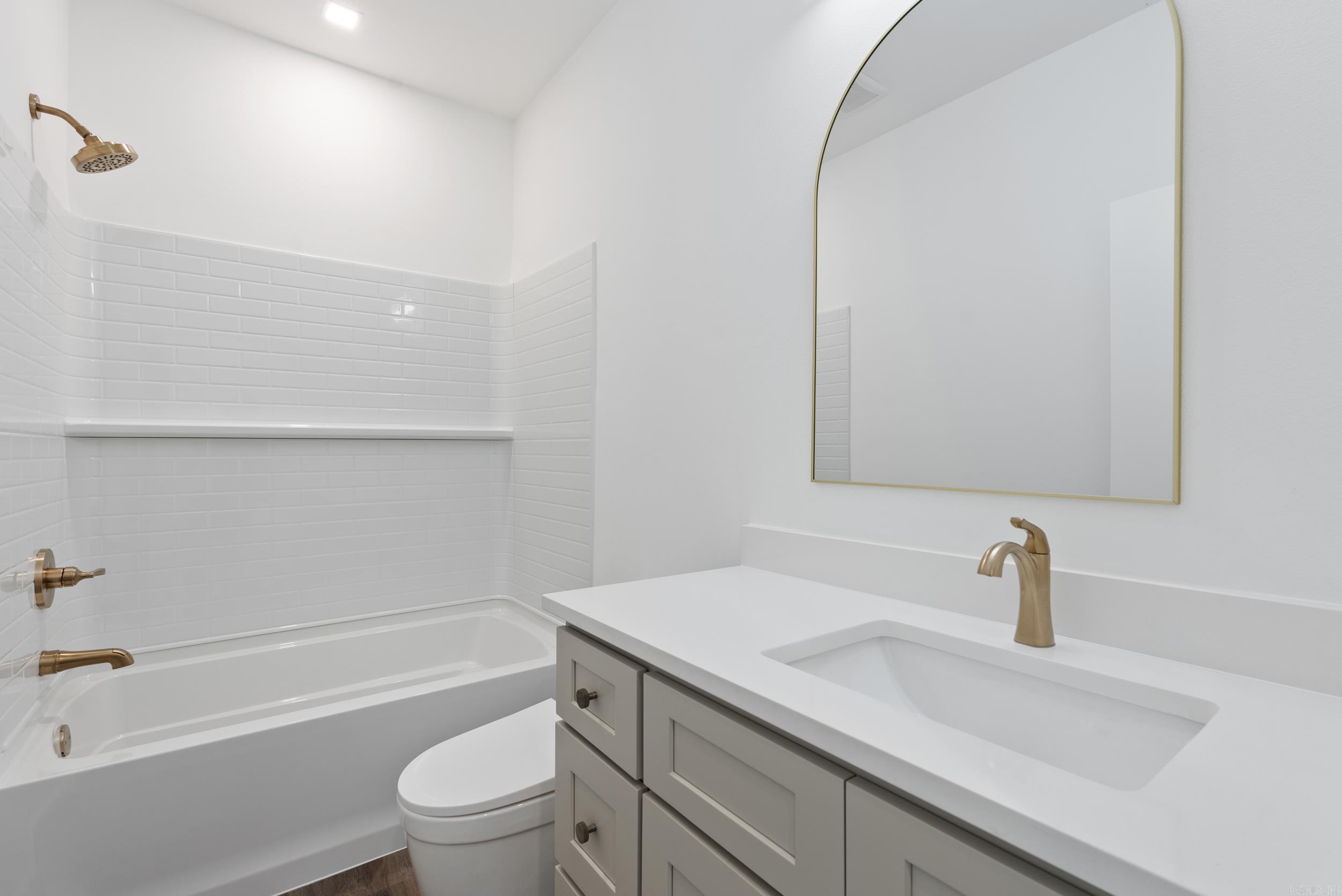 OAK GLENN - Residential