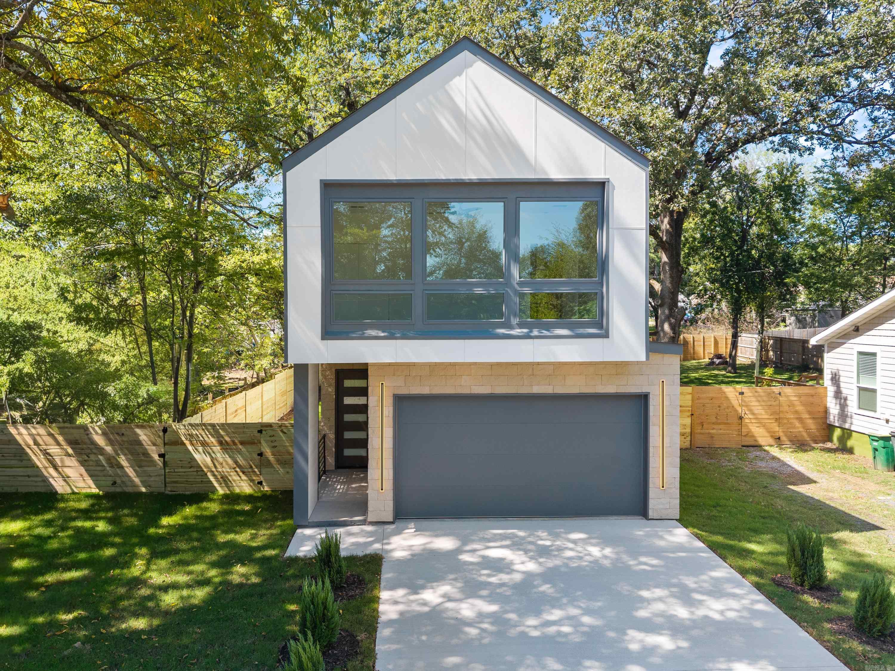 OAK GLENN - Residential