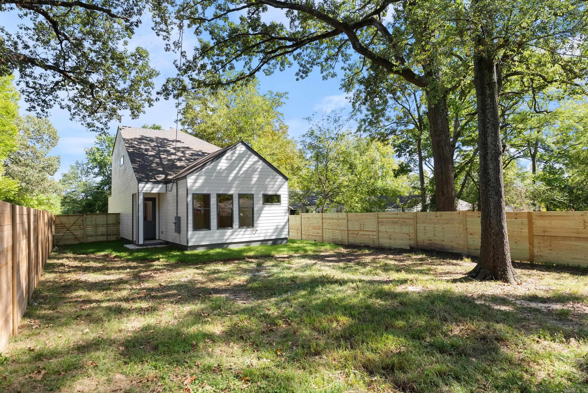 OAK GLENN - Residential