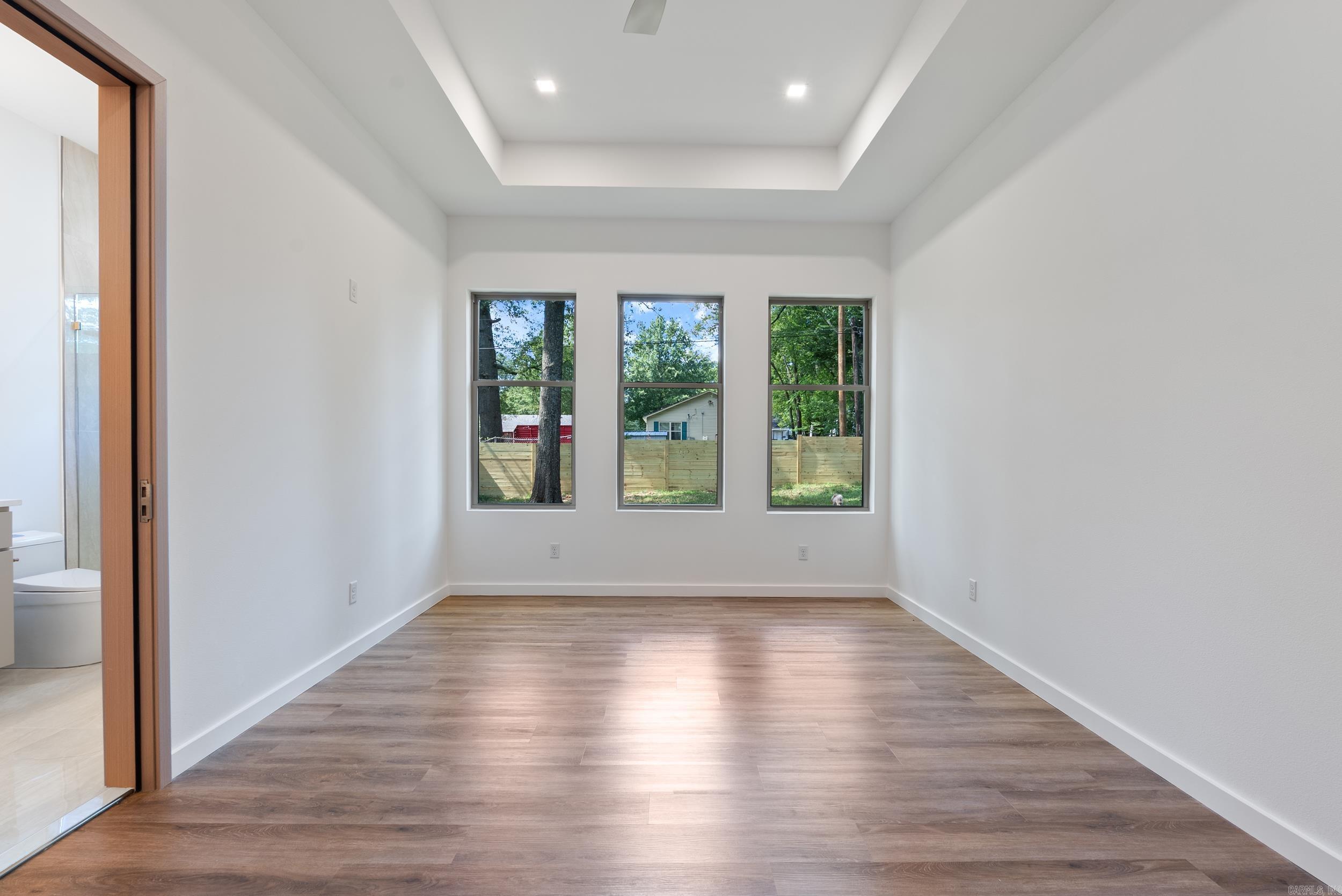 OAK GLENN - Residential