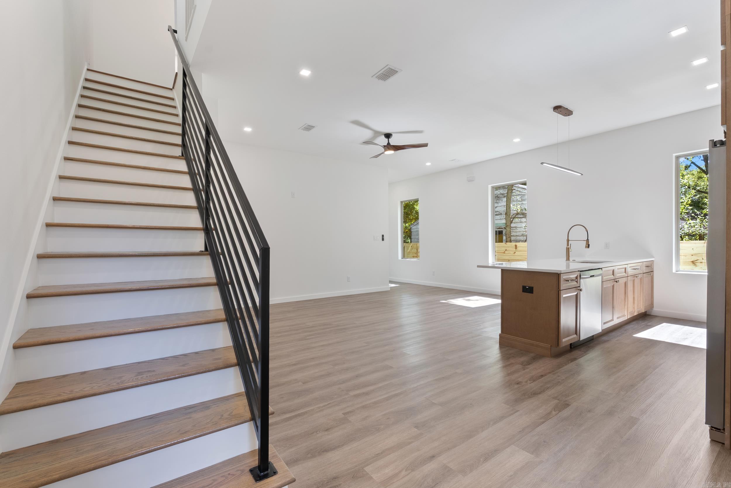 OAK GLENN - Residential