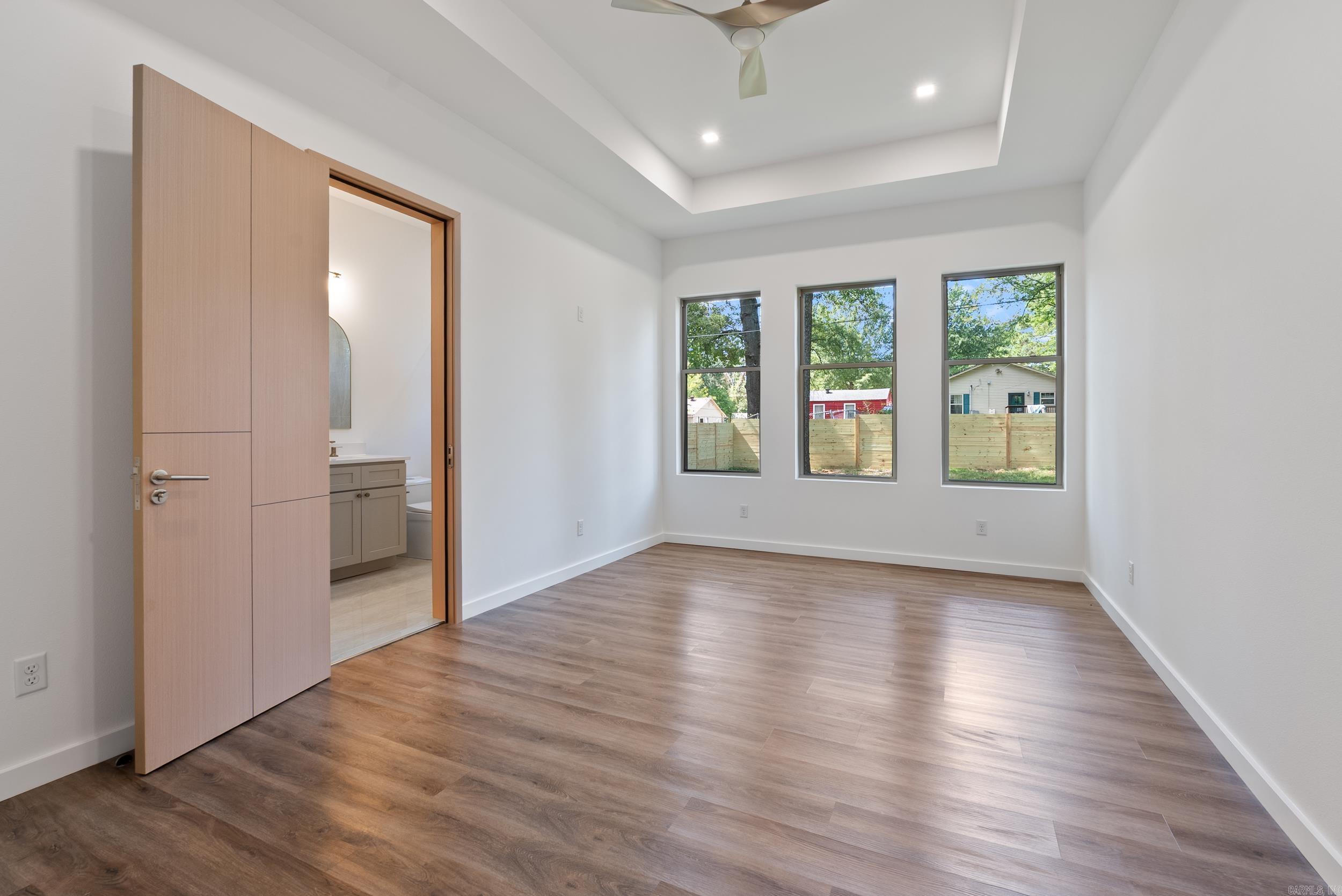 OAK GLENN - Residential