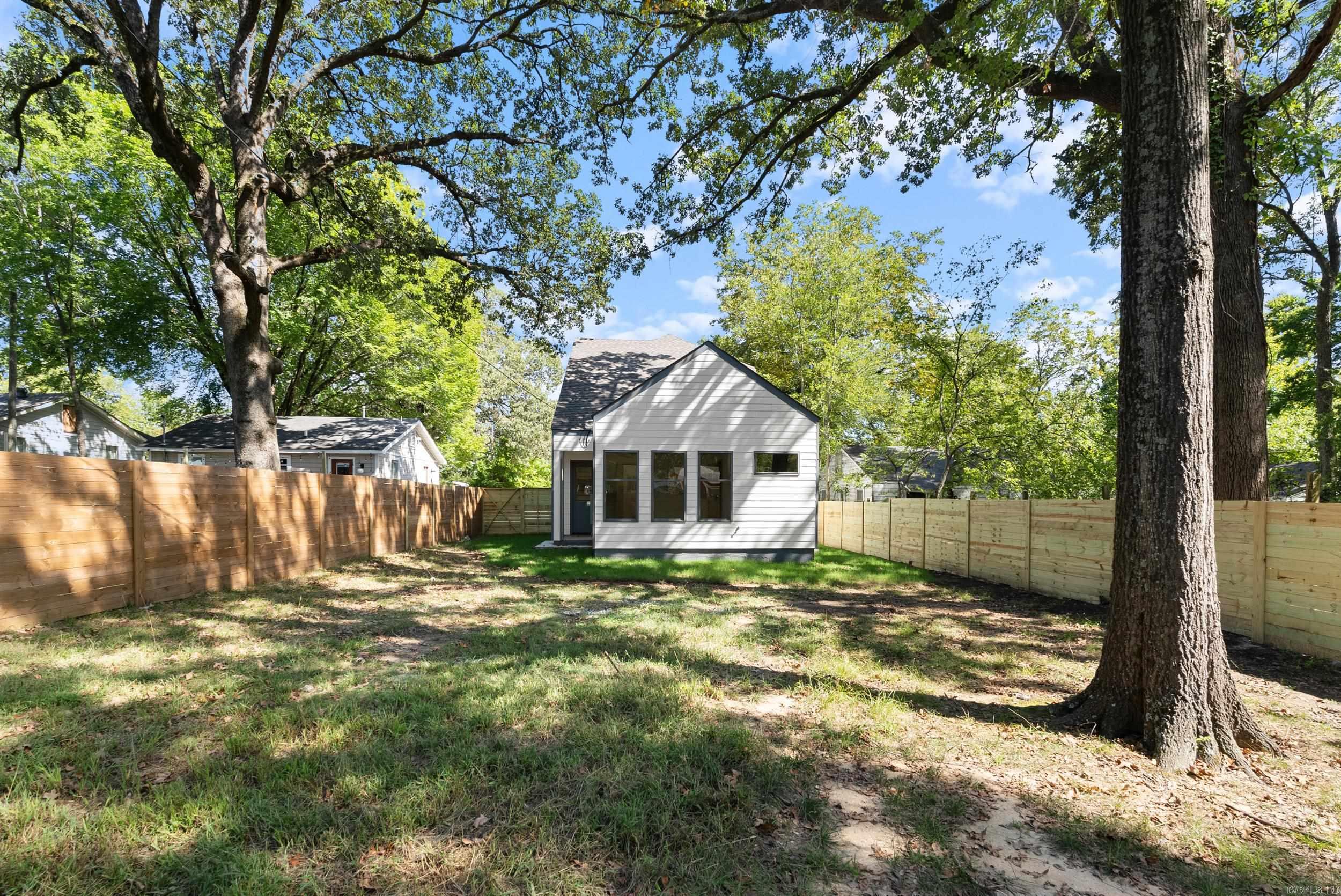 OAK GLENN - Residential