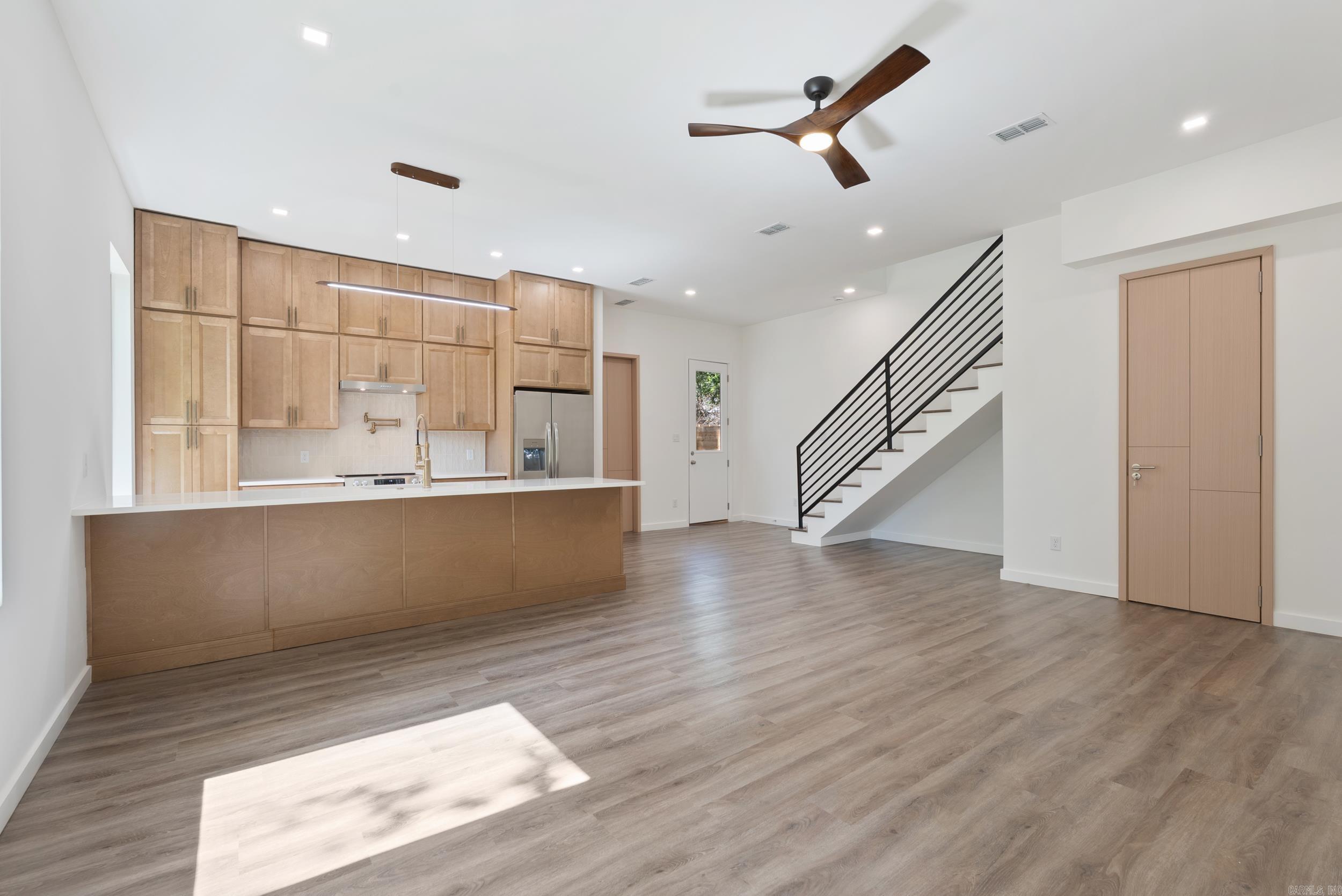 OAK GLENN - Residential