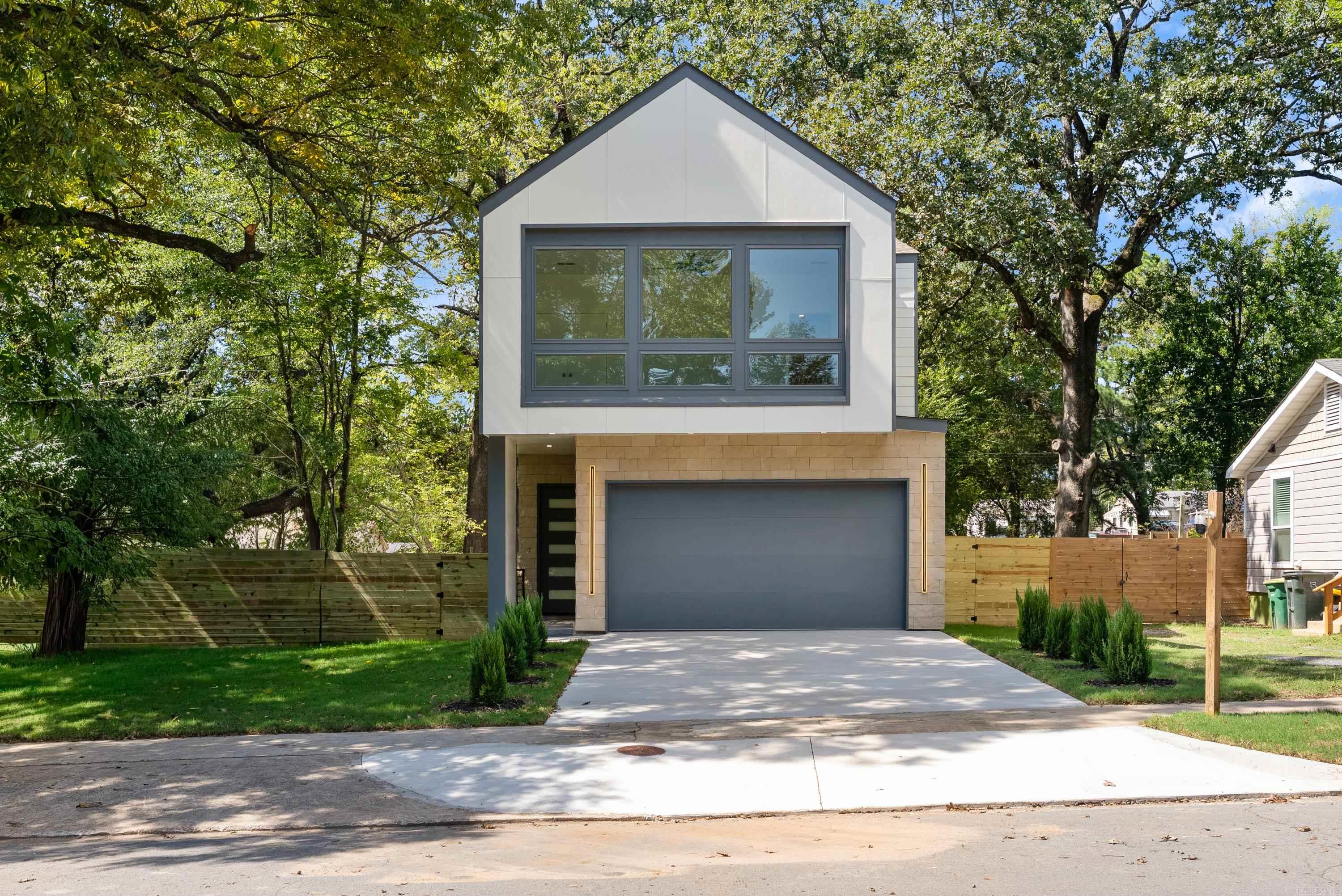 OAK GLENN - Residential