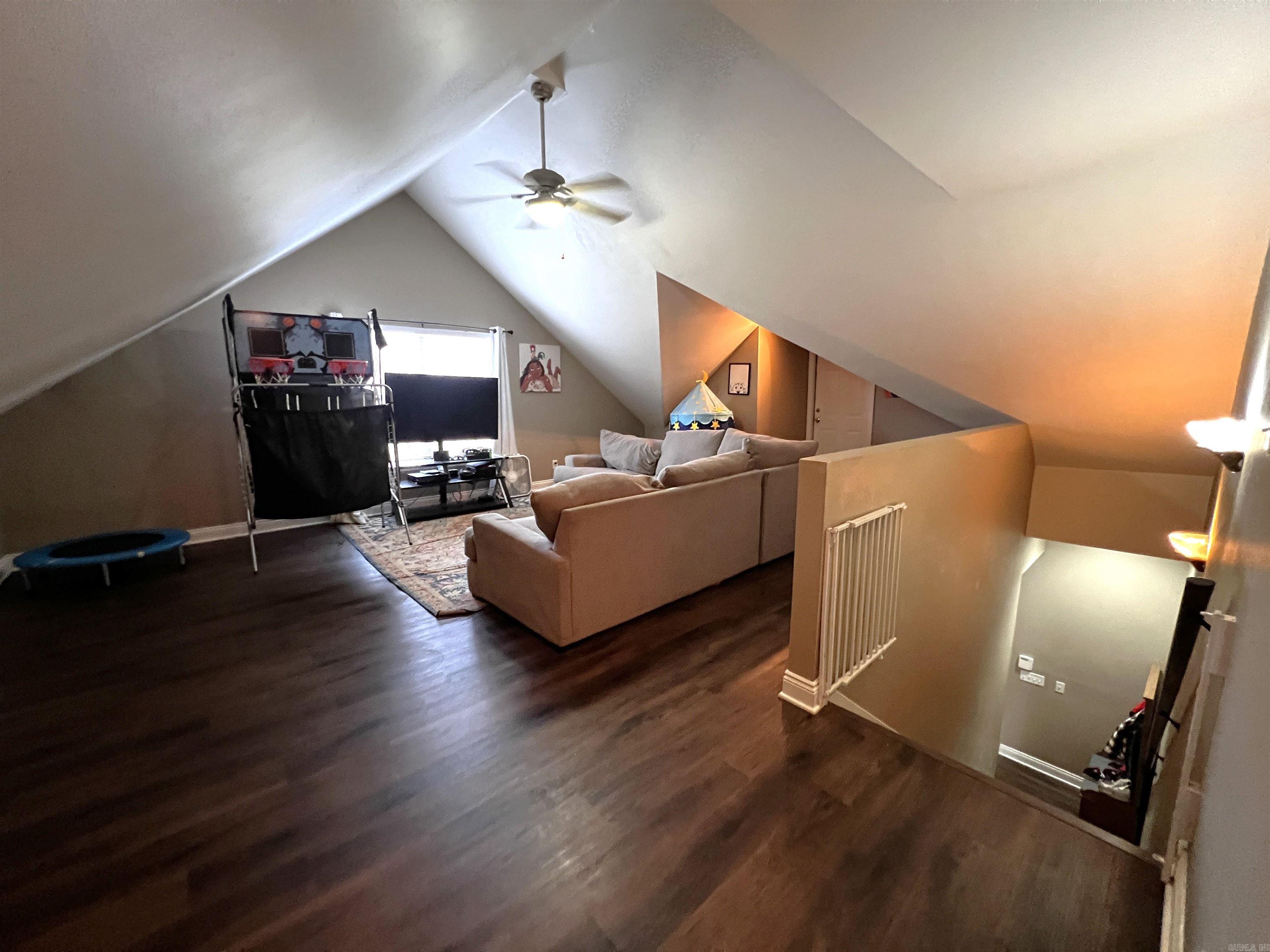 LONGHILLS VILLAGE - Residential