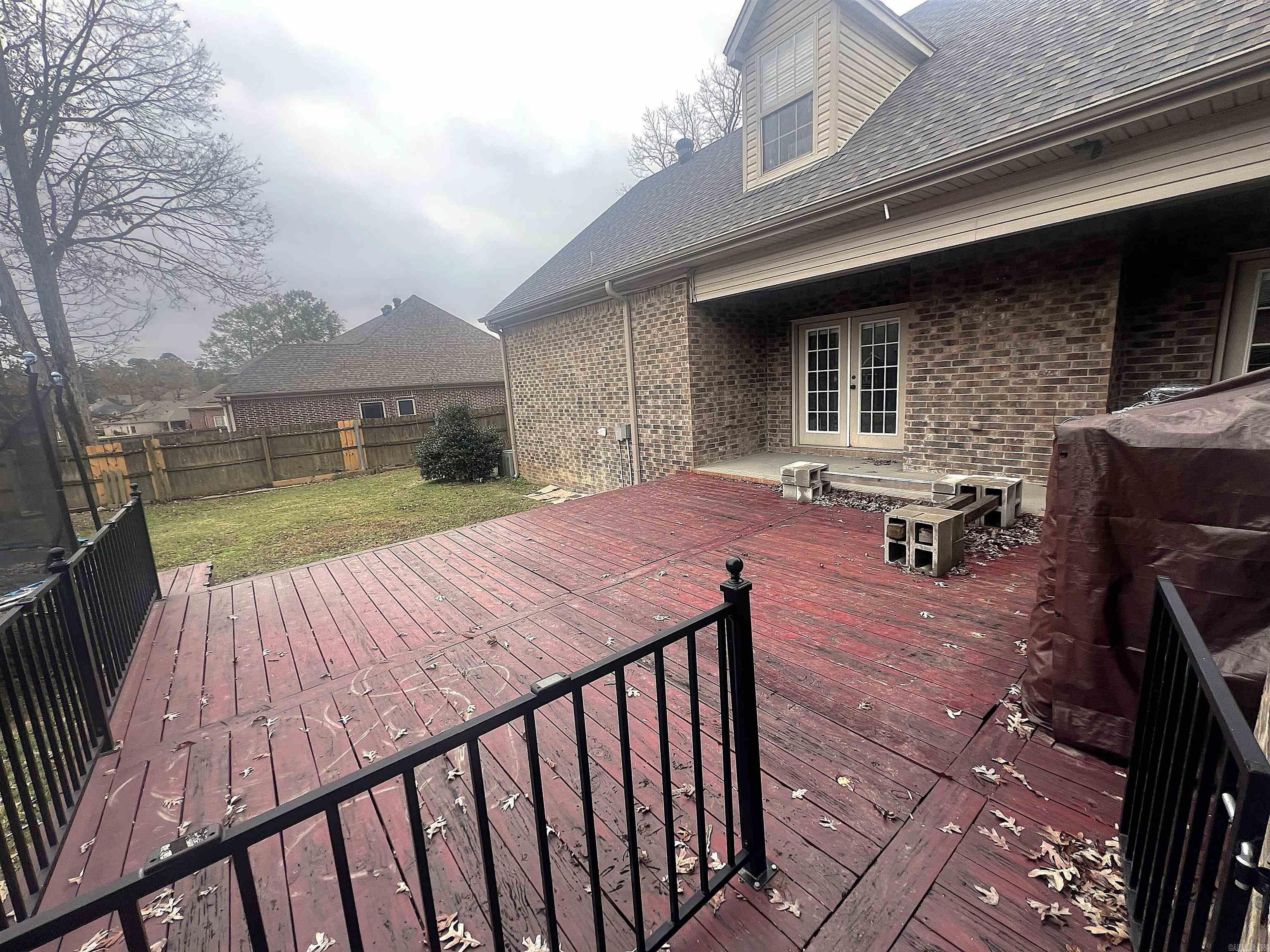 LONGHILLS VILLAGE - Residential