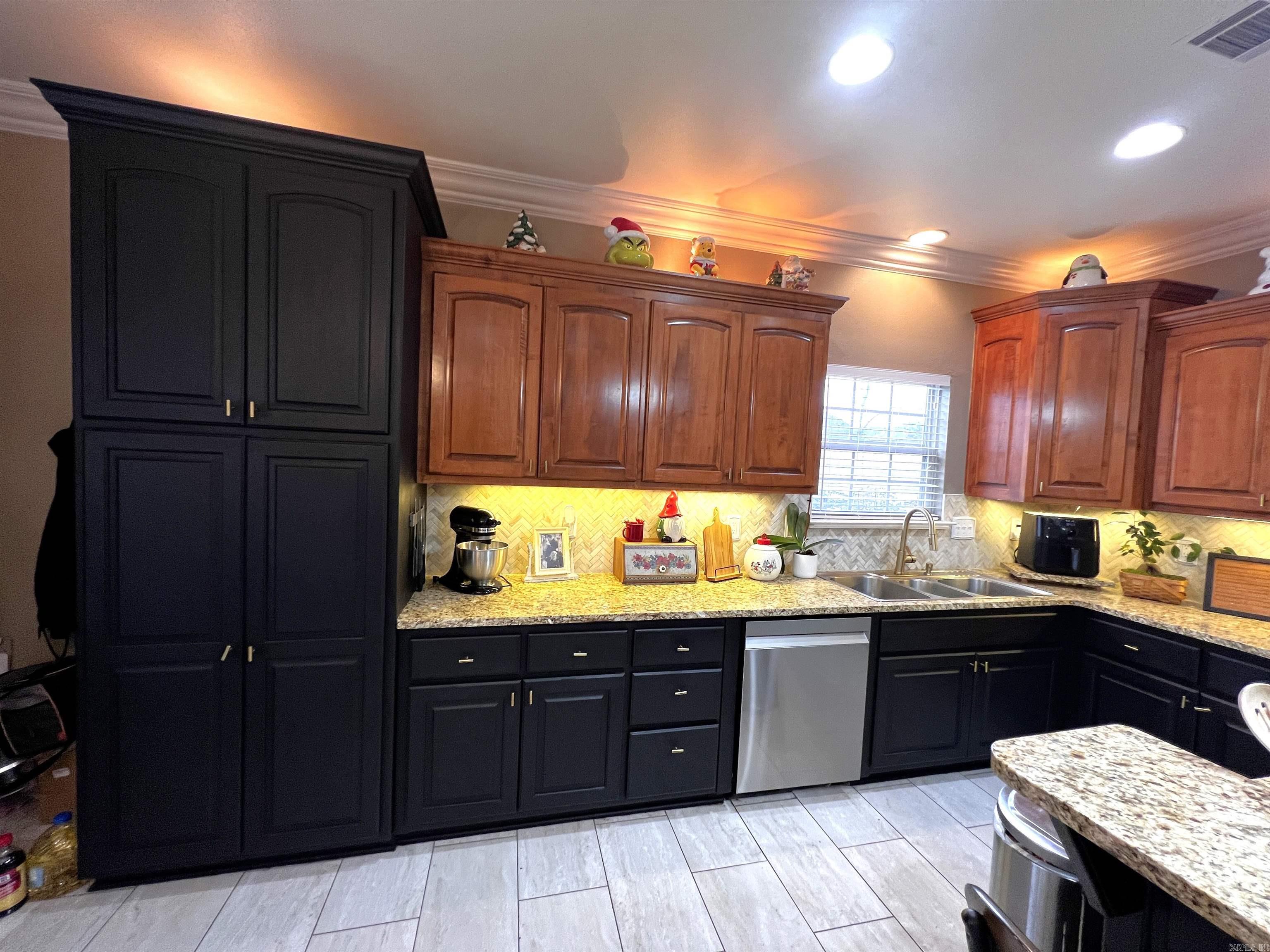 LONGHILLS VILLAGE - Residential