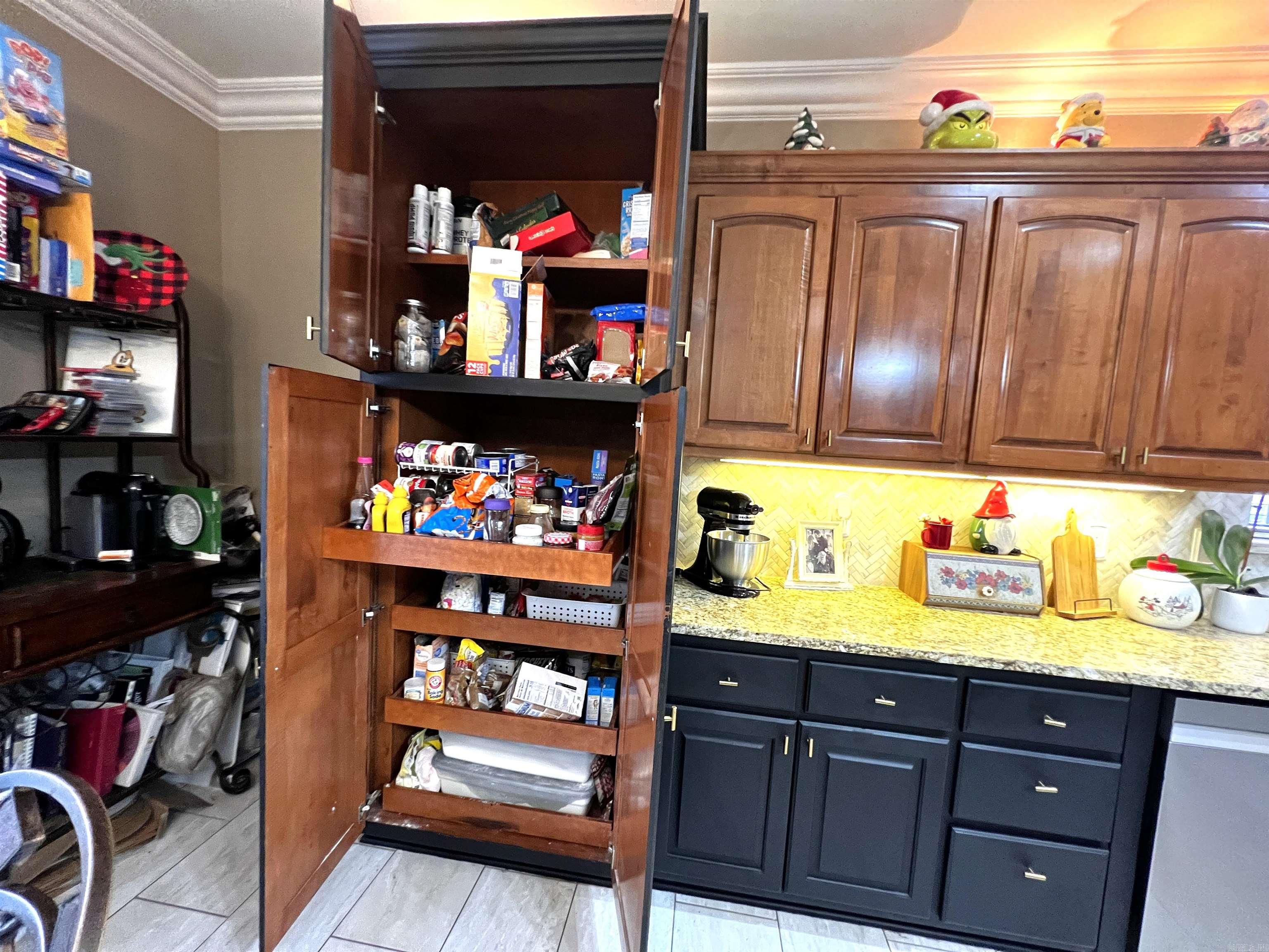 LONGHILLS VILLAGE - Residential