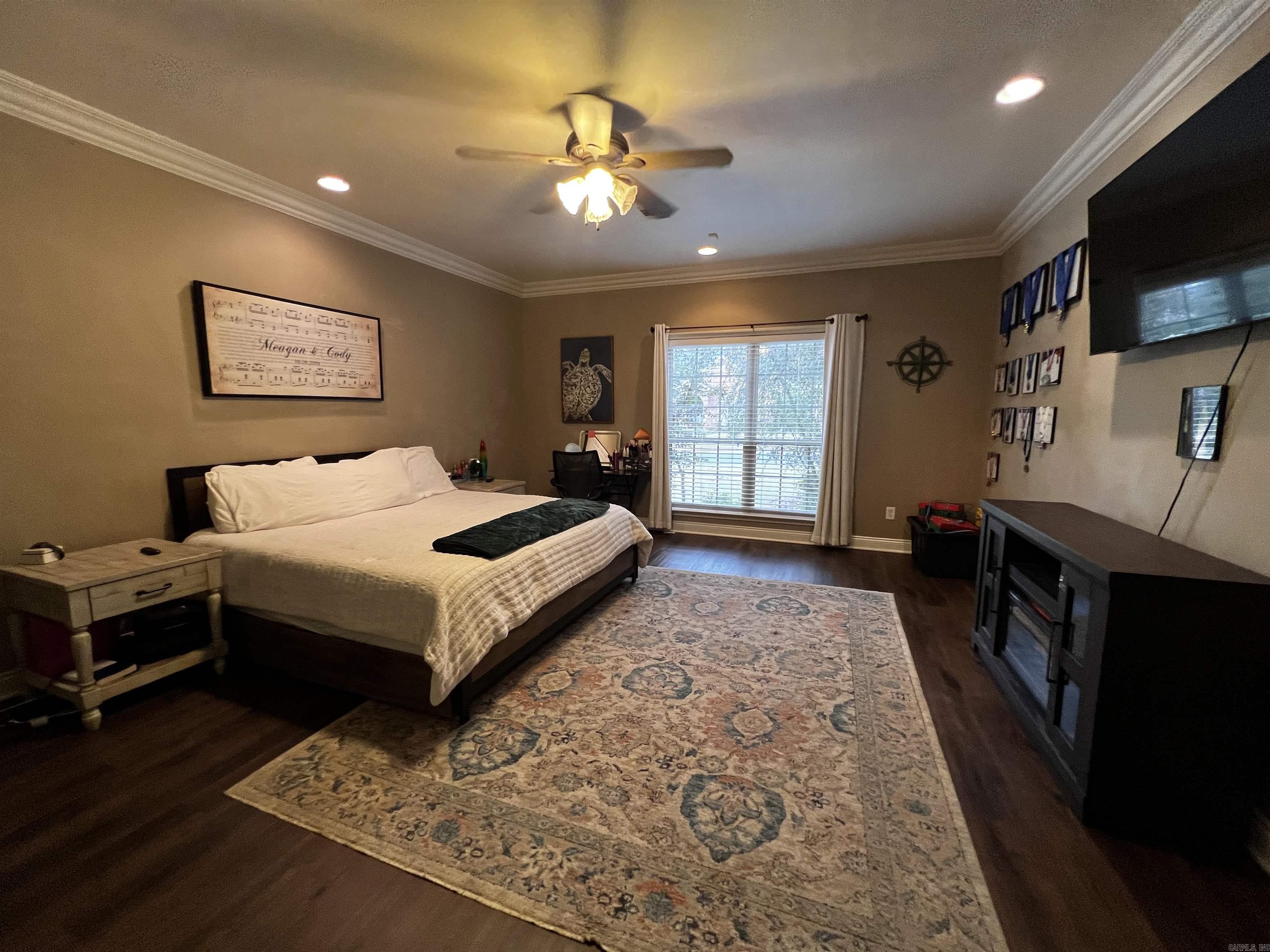 LONGHILLS VILLAGE - Residential