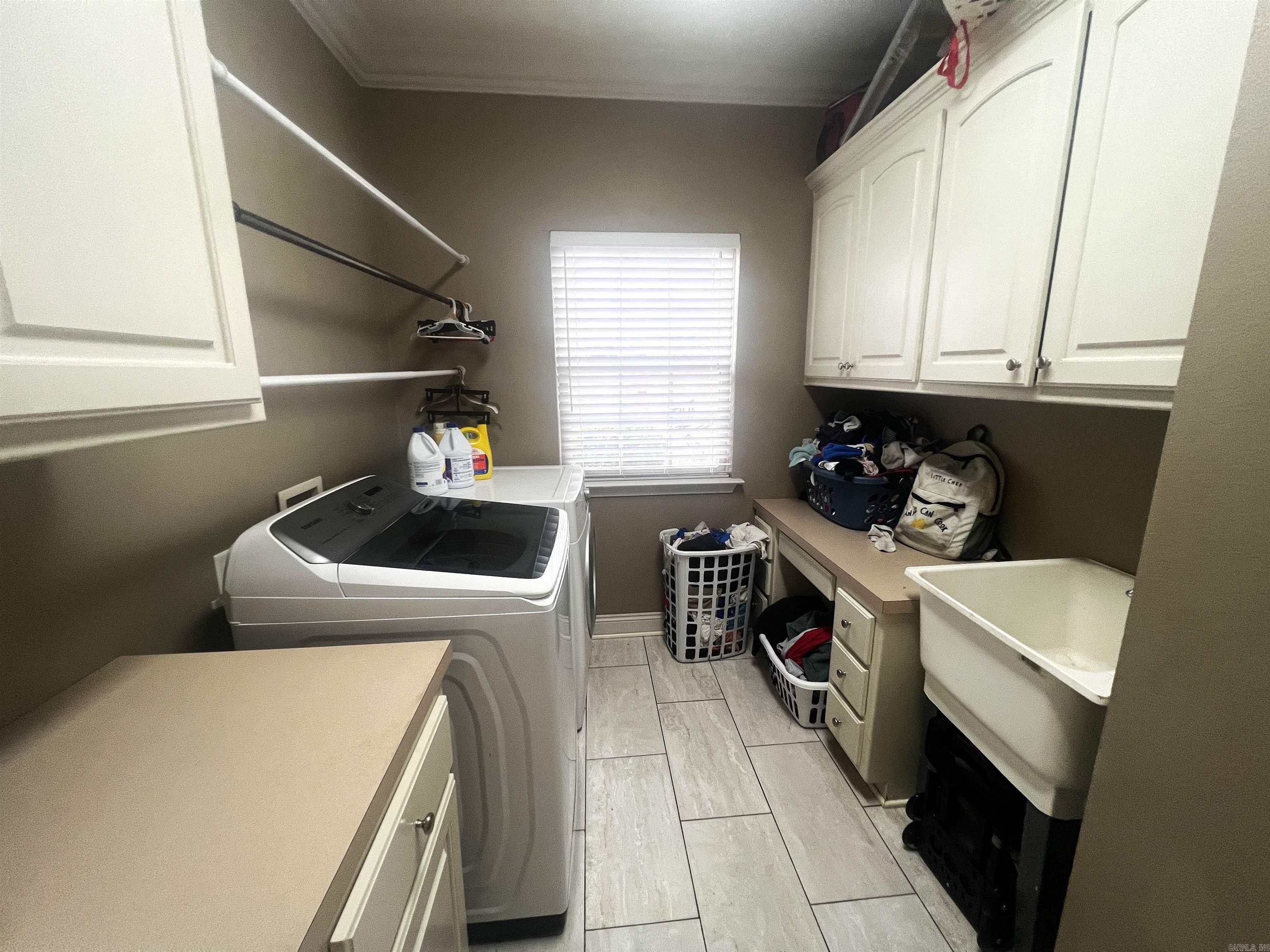 LONGHILLS VILLAGE - Residential