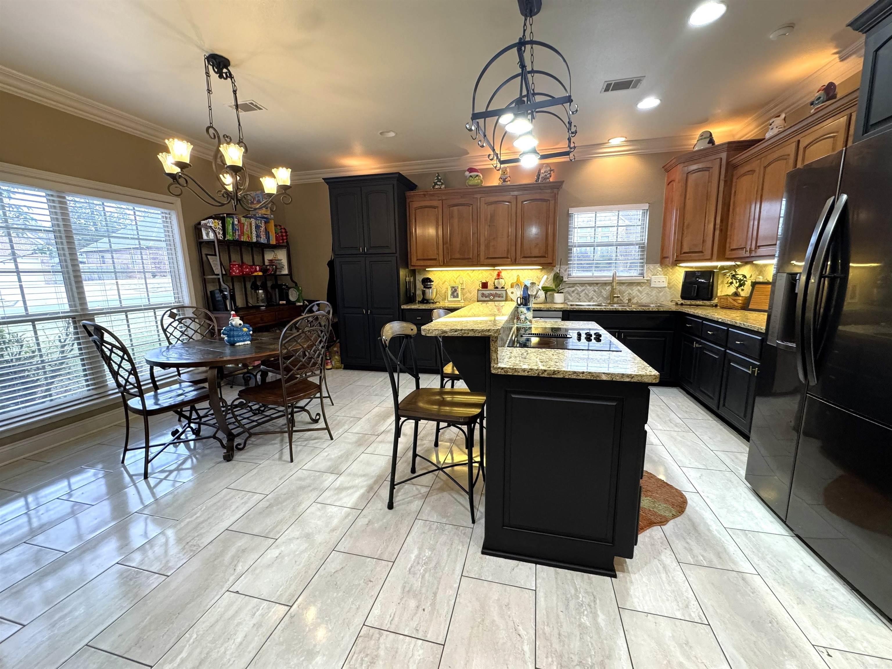 LONGHILLS VILLAGE - Residential