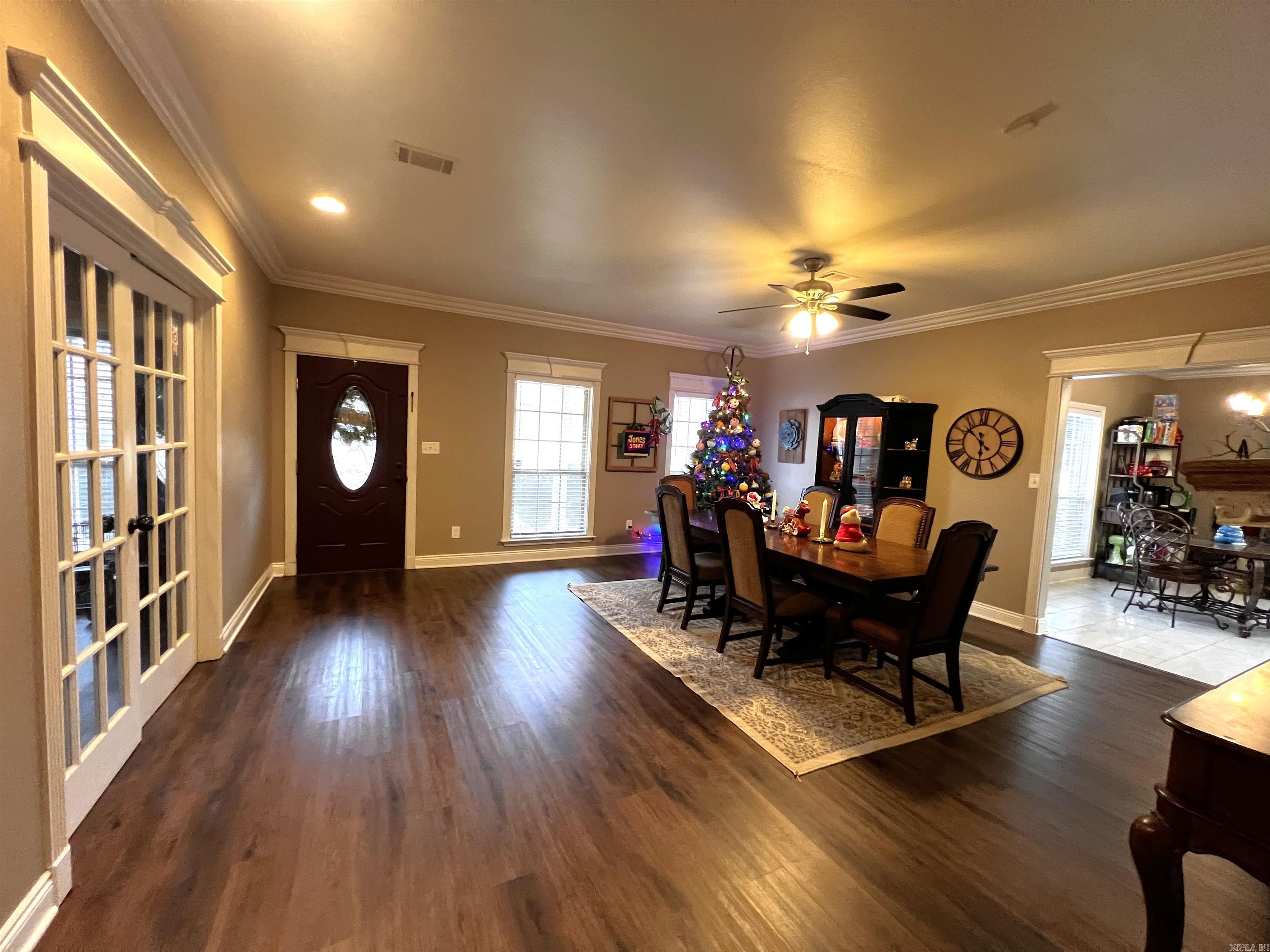 LONGHILLS VILLAGE - Residential