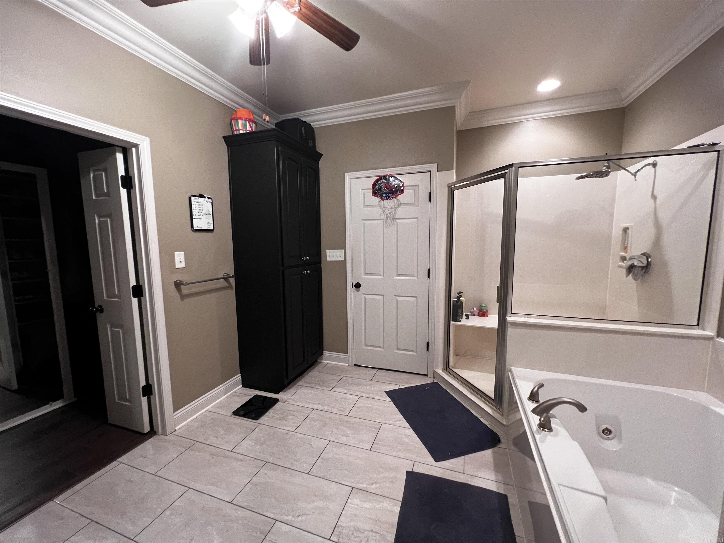 LONGHILLS VILLAGE - Residential