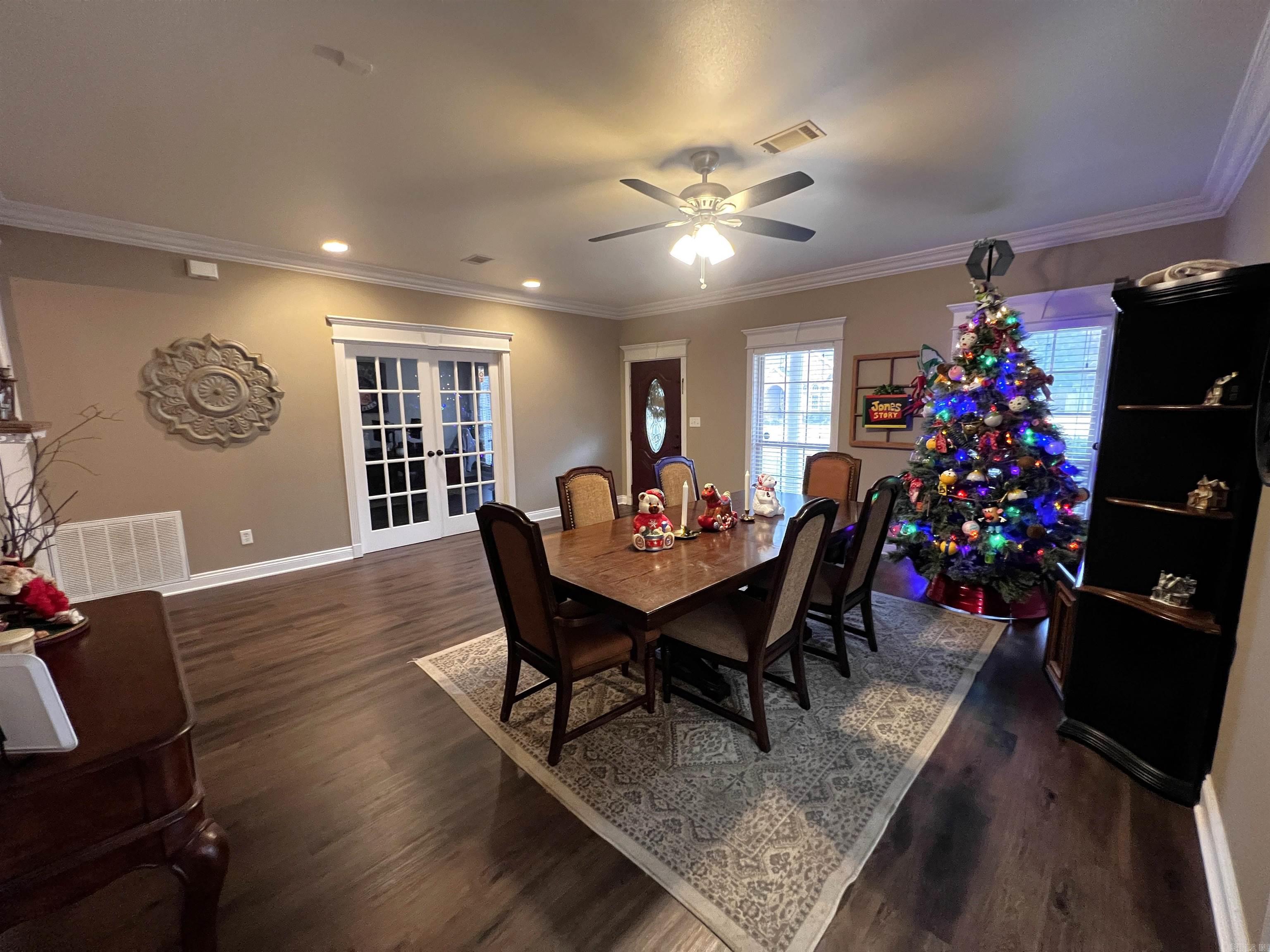 LONGHILLS VILLAGE - Residential