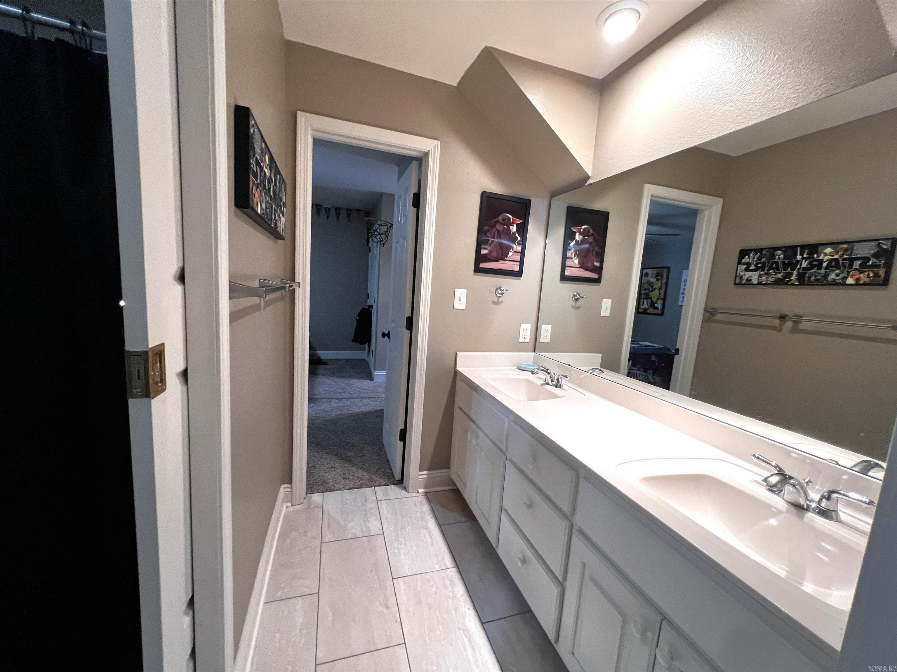 LONGHILLS VILLAGE - Residential