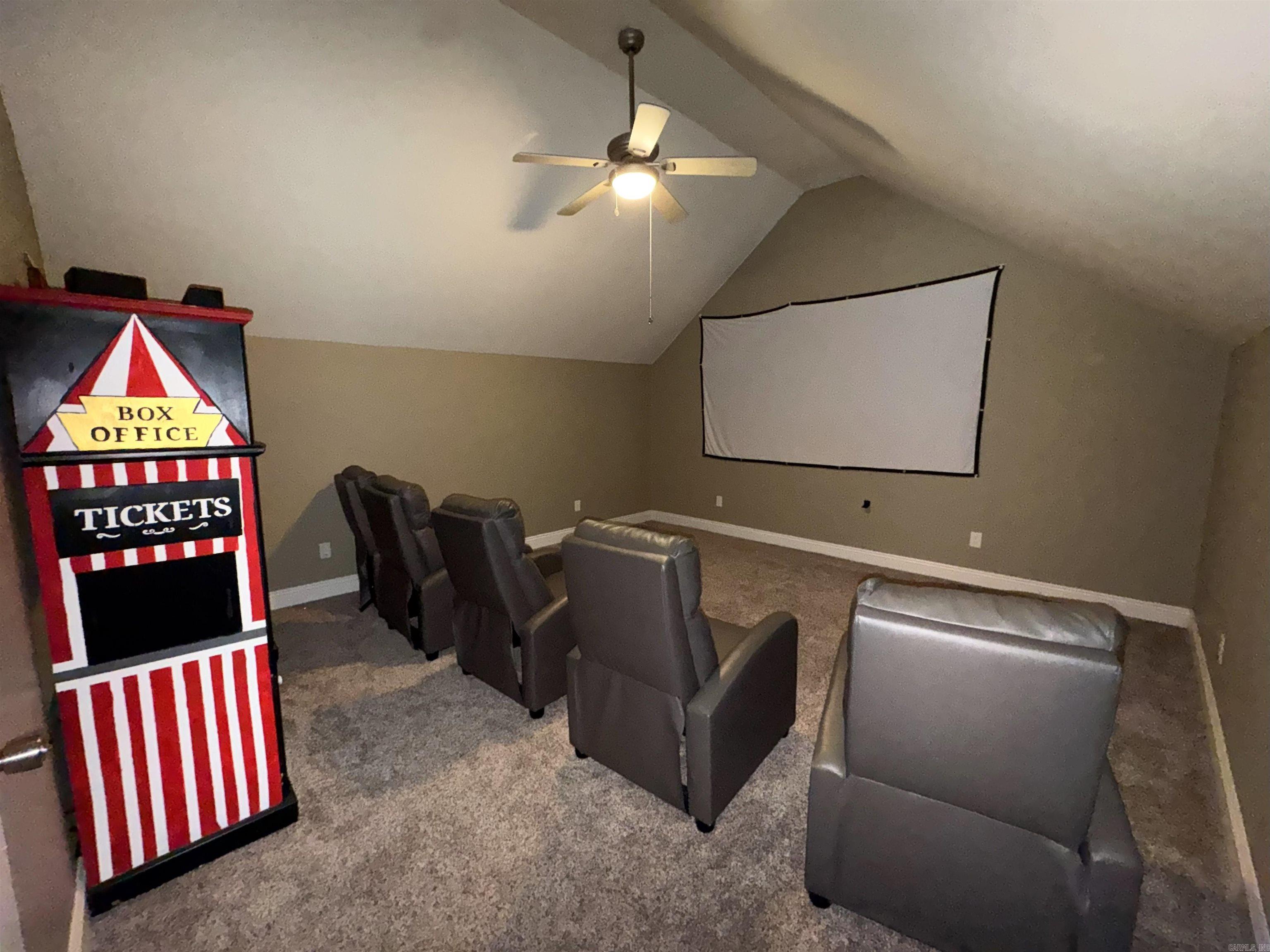 LONGHILLS VILLAGE - Residential