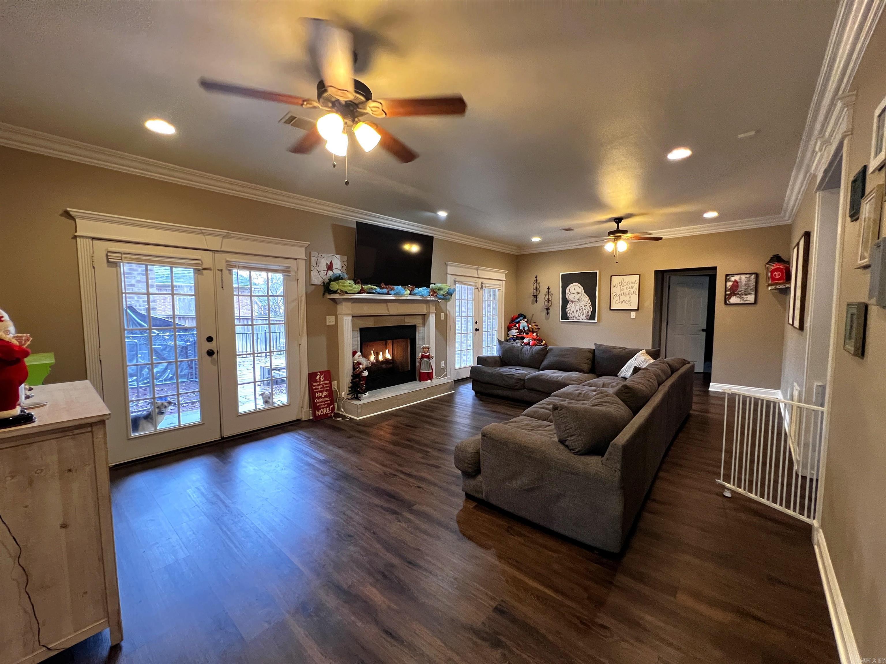 LONGHILLS VILLAGE - Residential